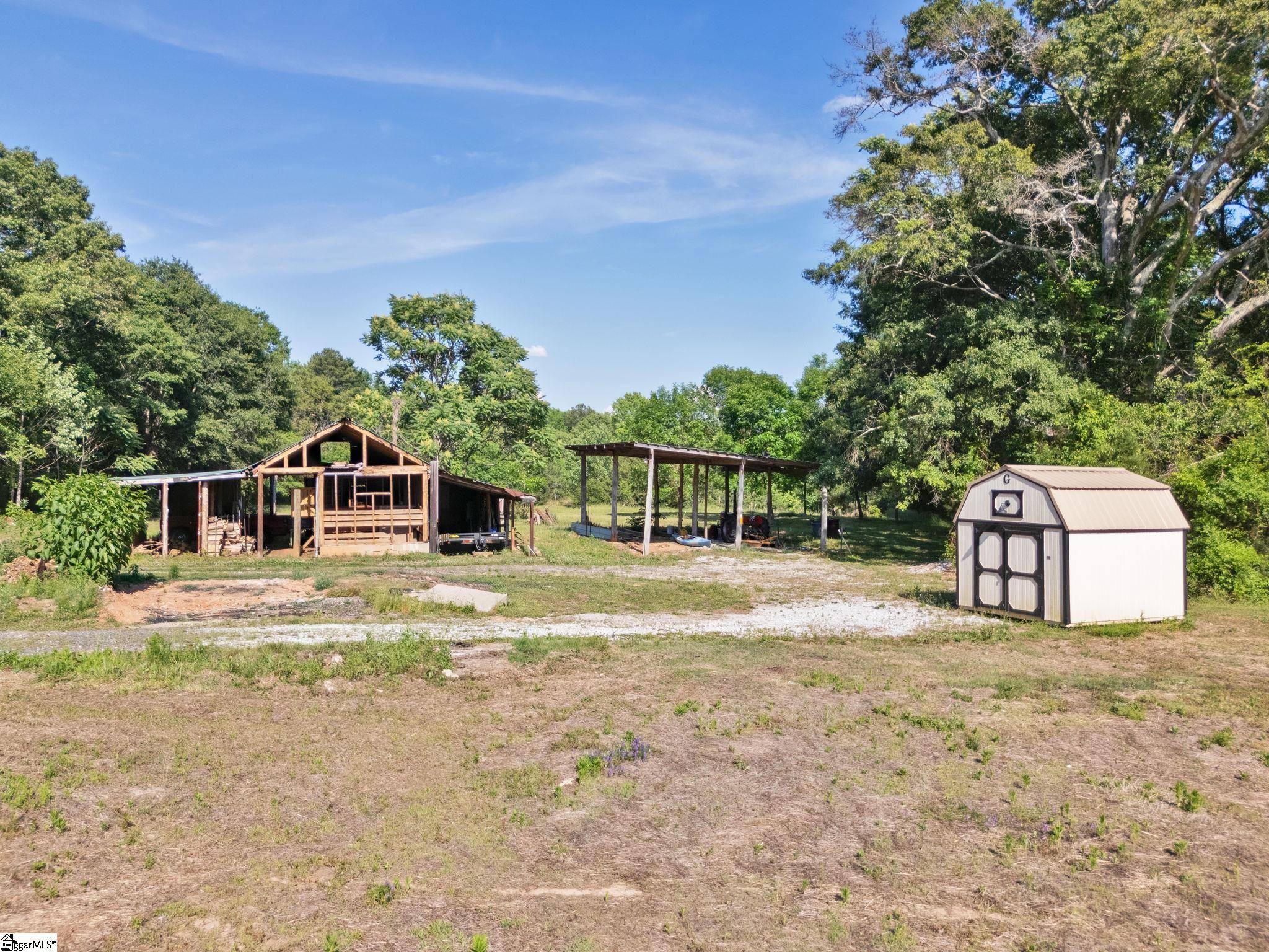 1805 Fairview Road Property Photo 4