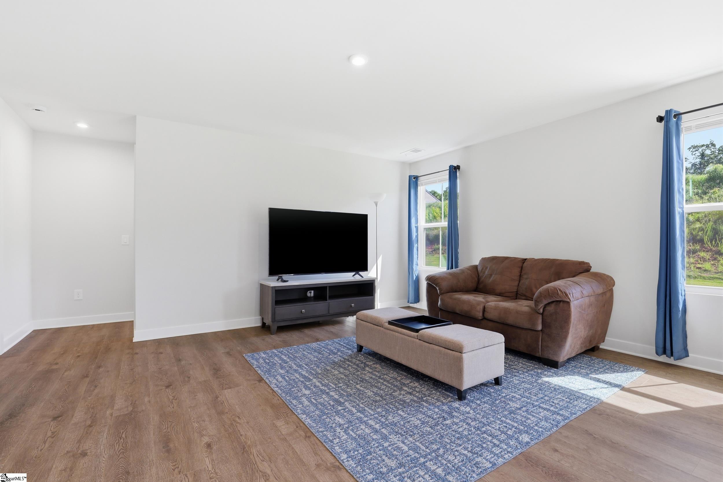 202 Southwell Street Property Photo 4