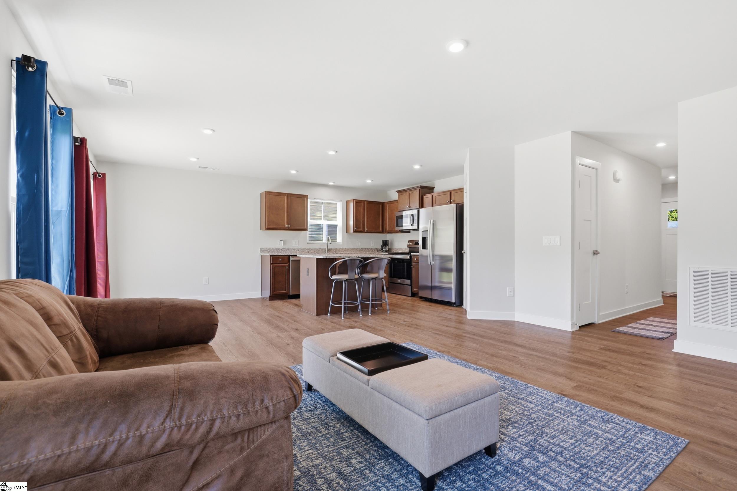 202 Southwell Street Property Photo 7