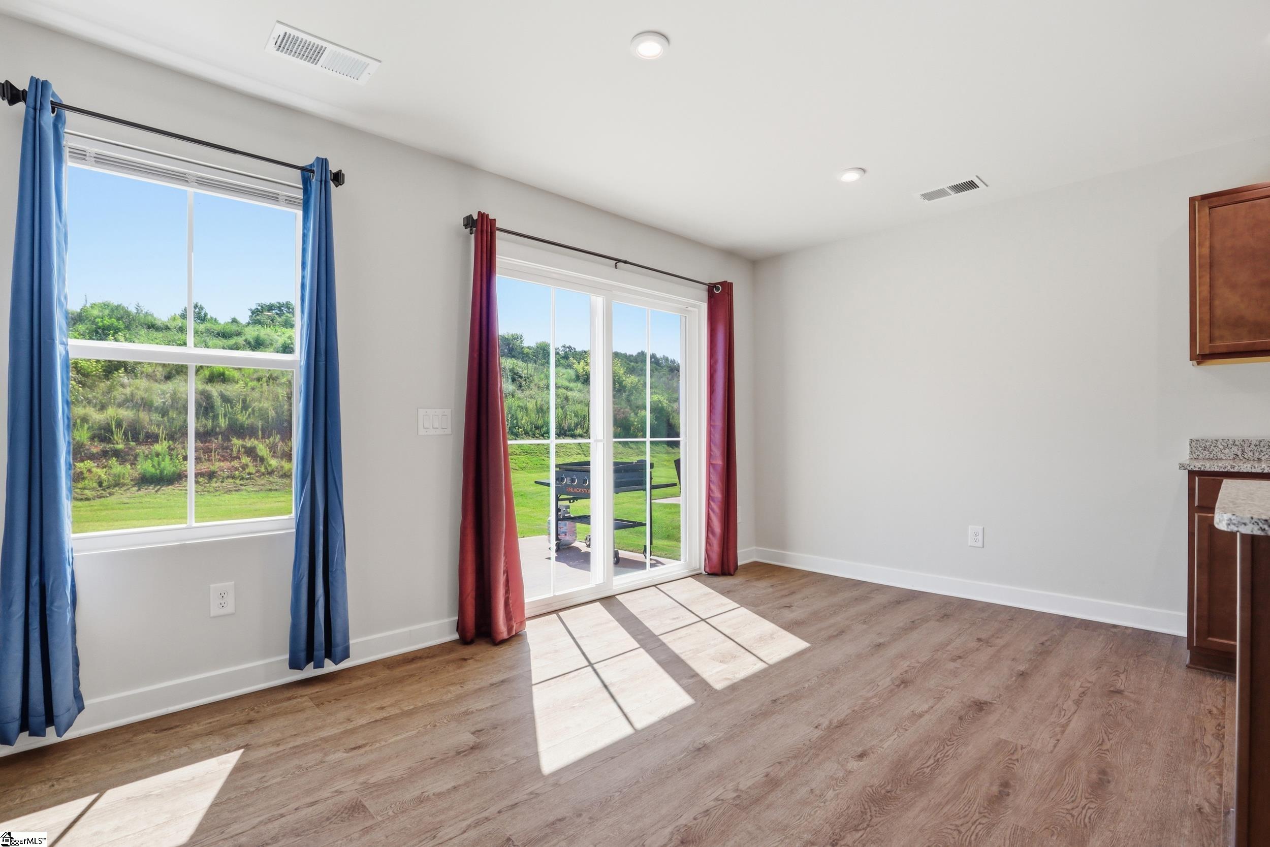 202 Southwell Street Property Photo 8