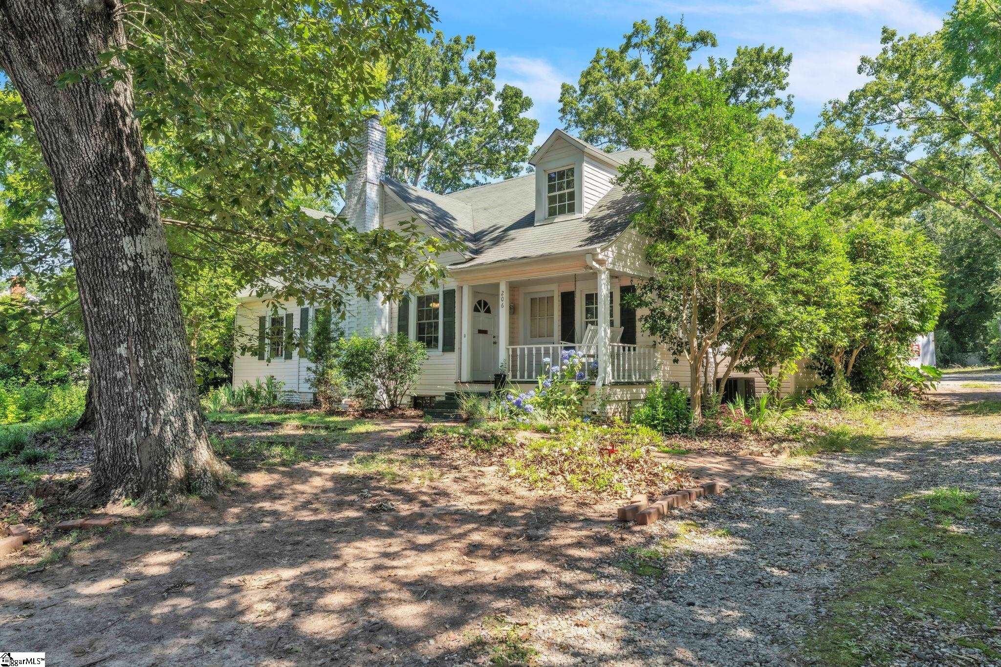 206 W Farley Avenue Property Photo 2