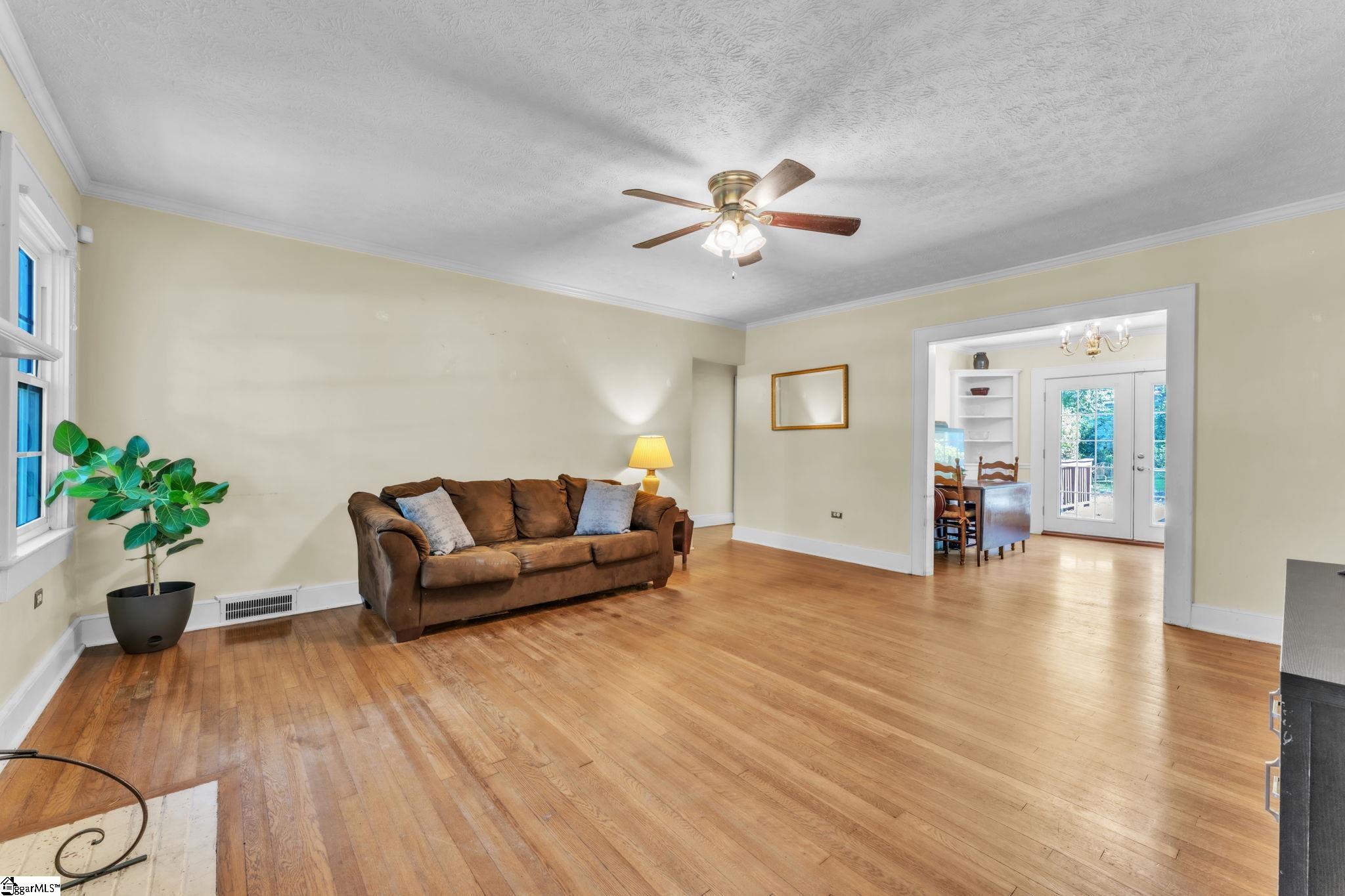 206 W Farley Avenue Property Photo 4