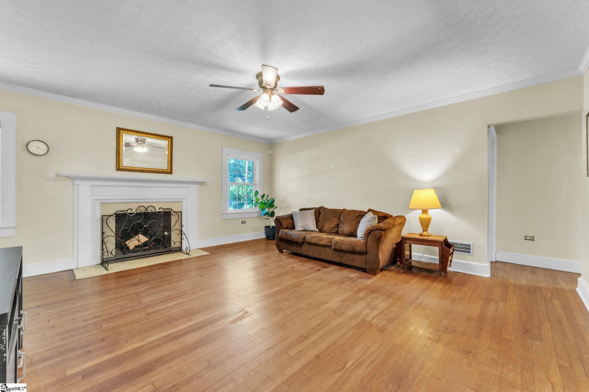 206 W Farley Avenue Property Photo 5