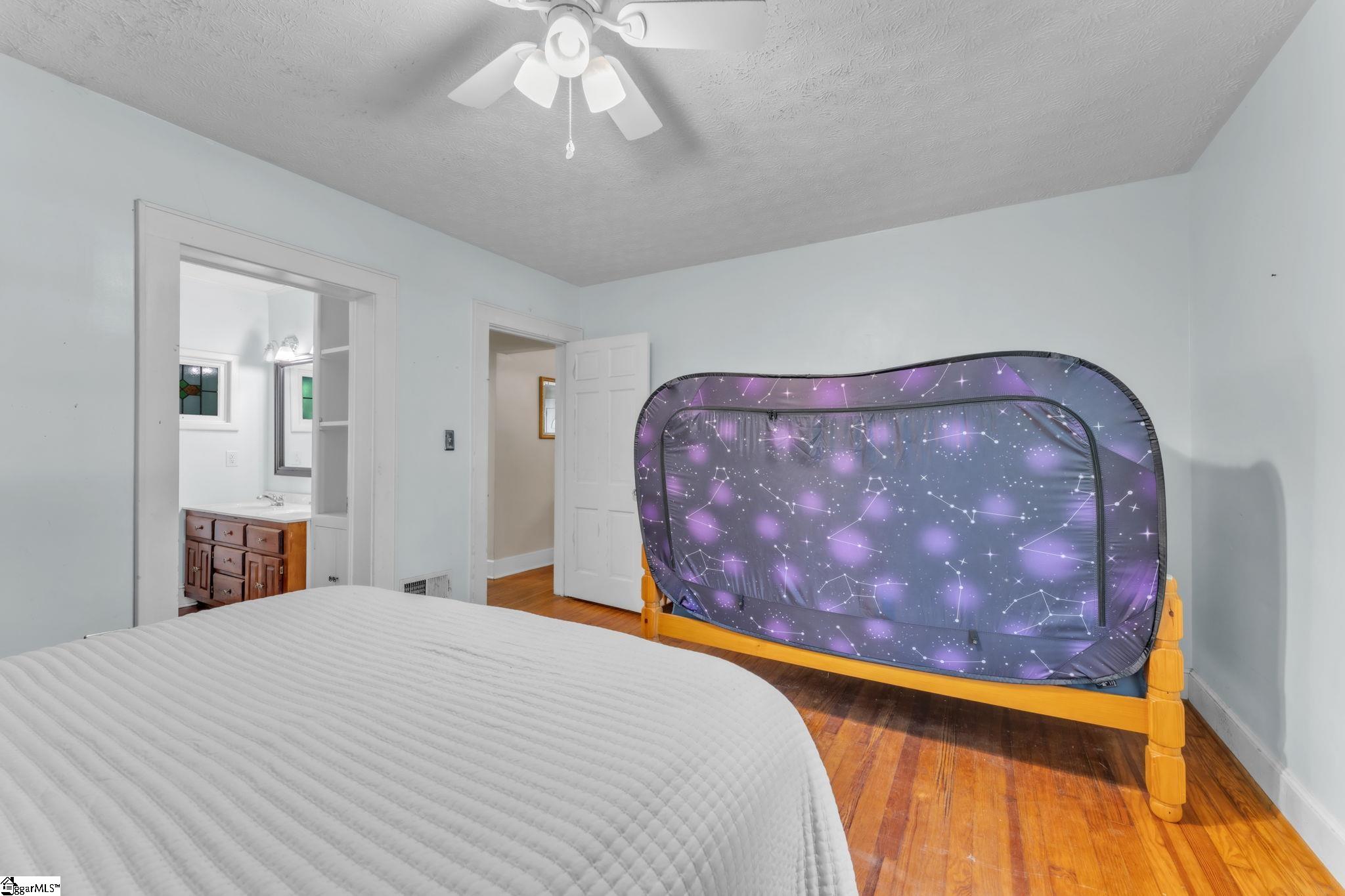 206 W Farley Avenue Property Photo 8