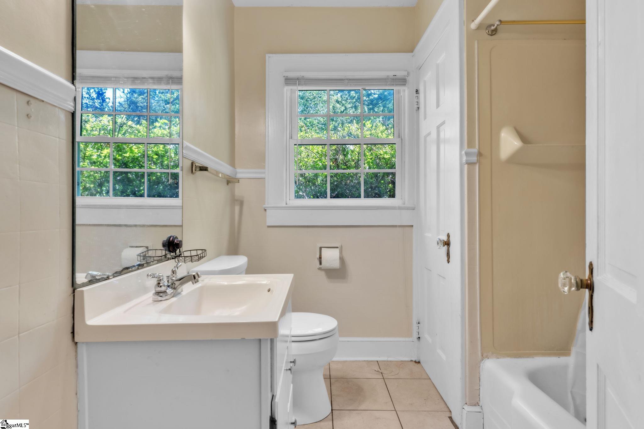 206 W Farley Avenue Property Photo 16