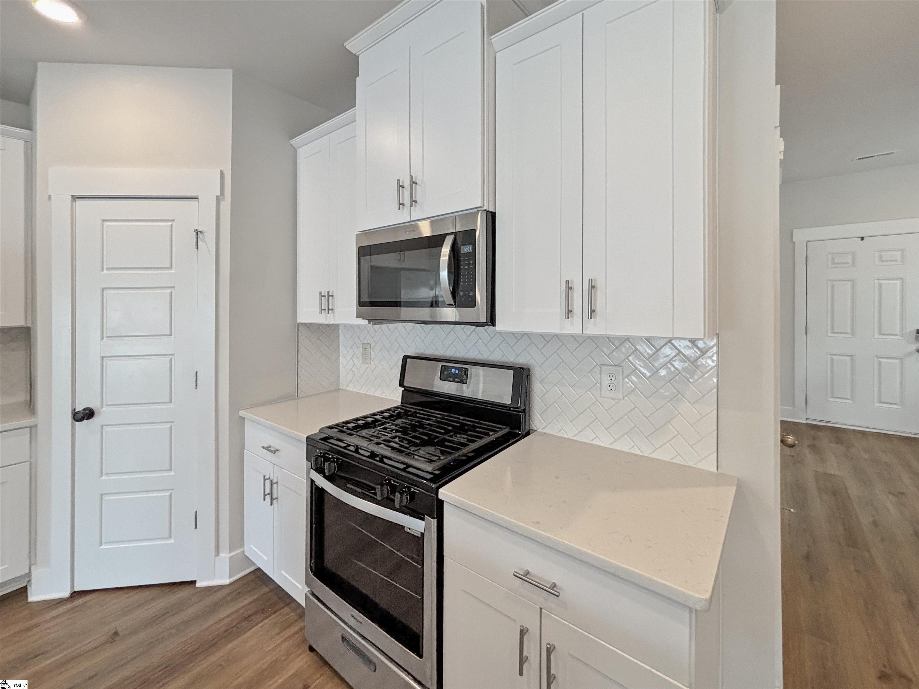 1593883 Property Photo 5