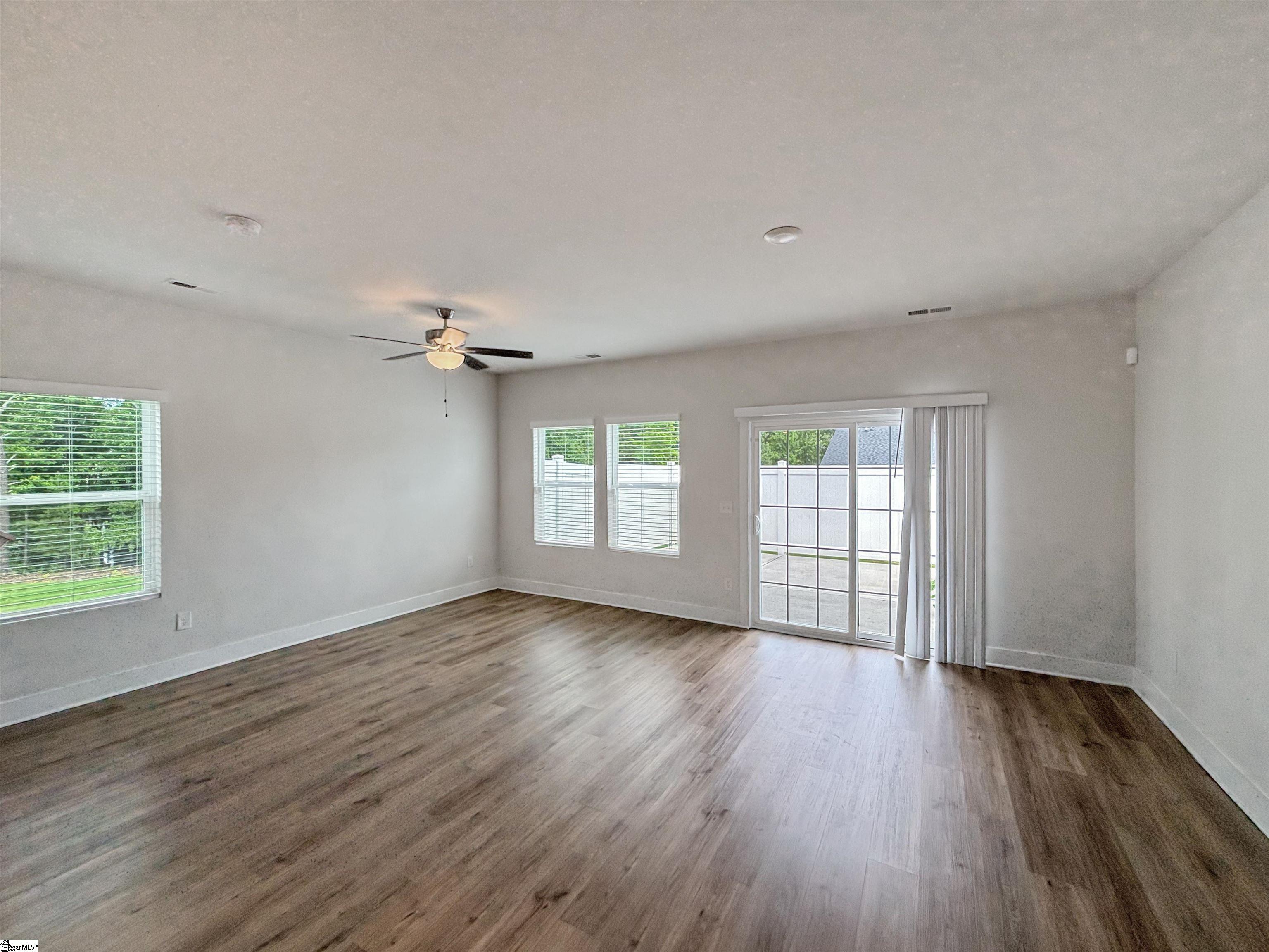 1593883 Property Photo 6