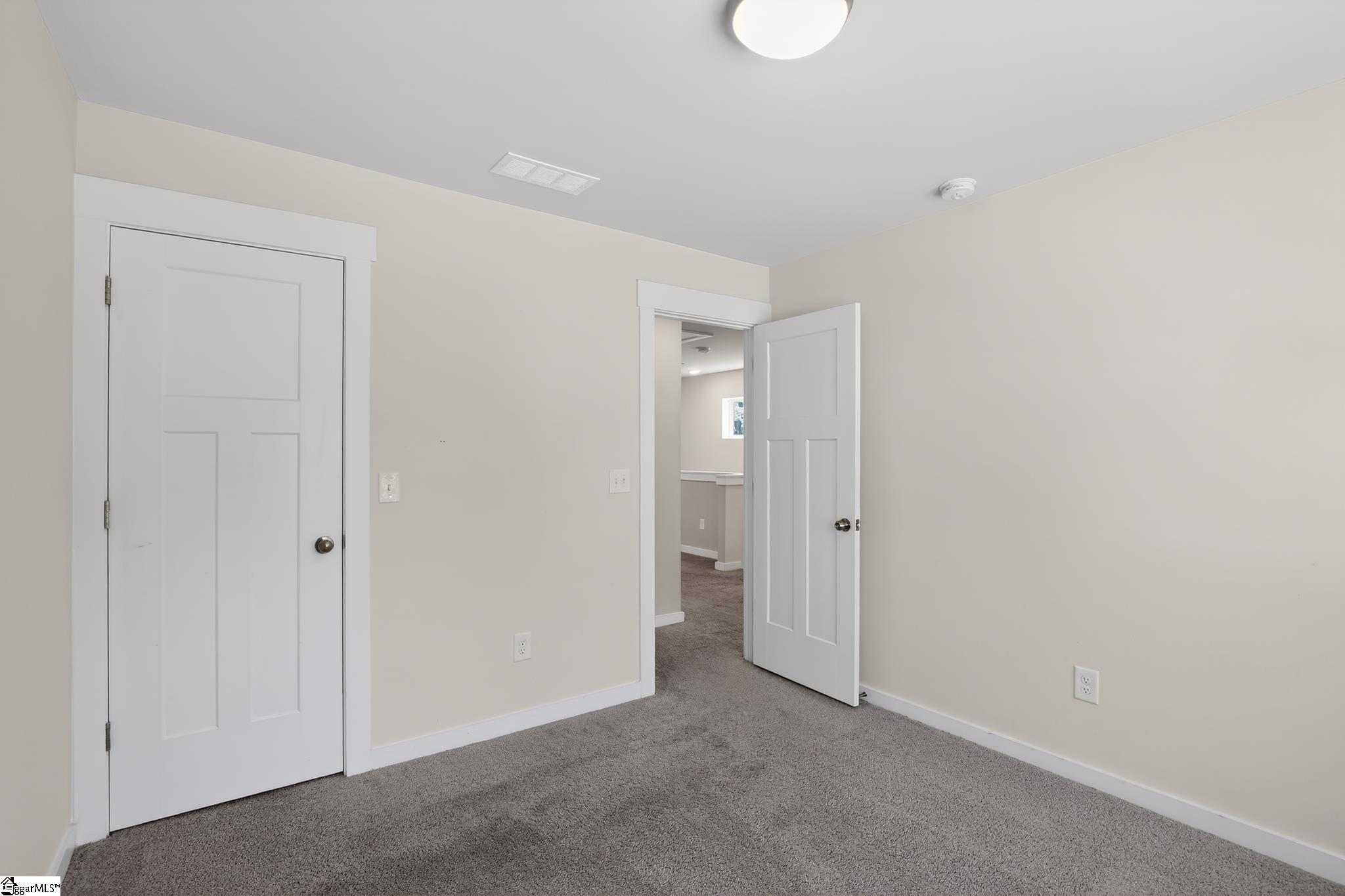 111 Grey Oak Trail Property Photo 11