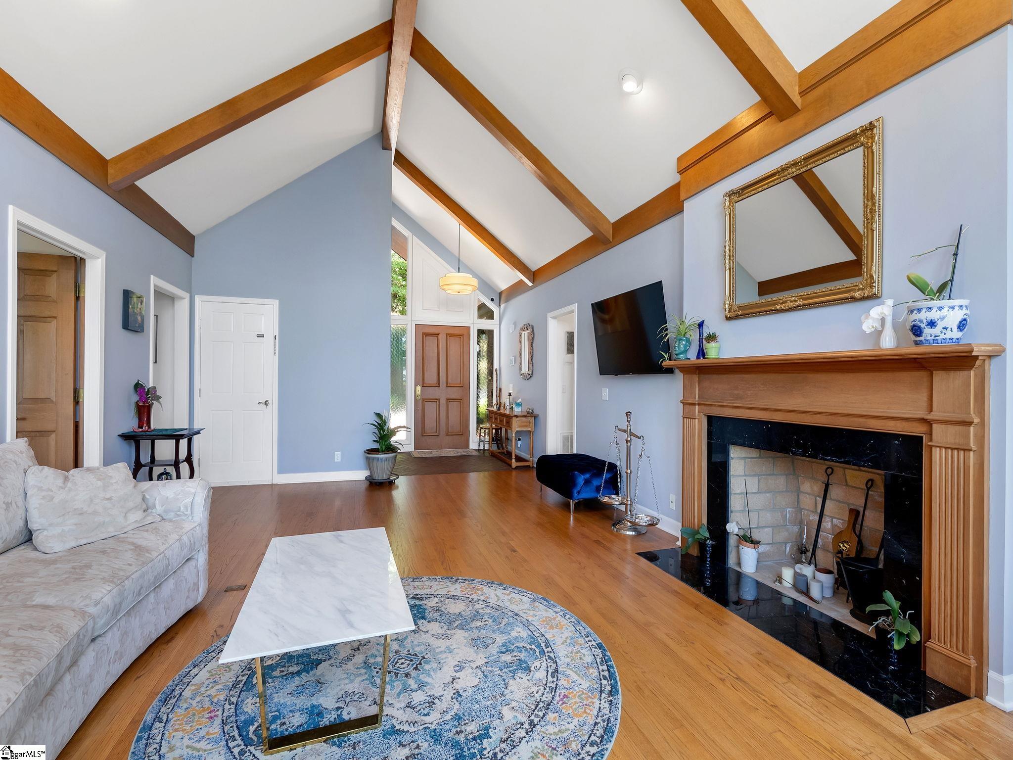 875 Altamont Road Property Photo 7