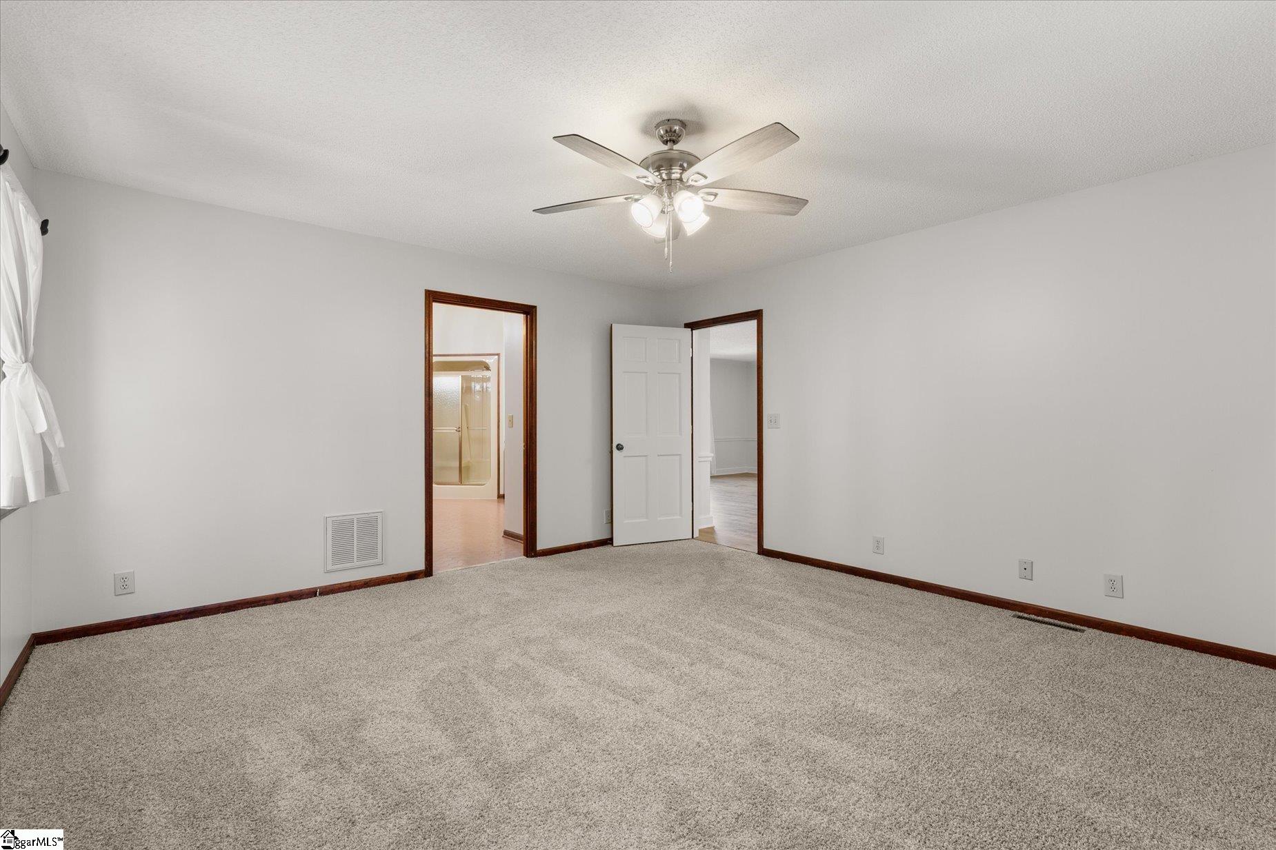 208 Yellow Poplar Court Property Photo 18