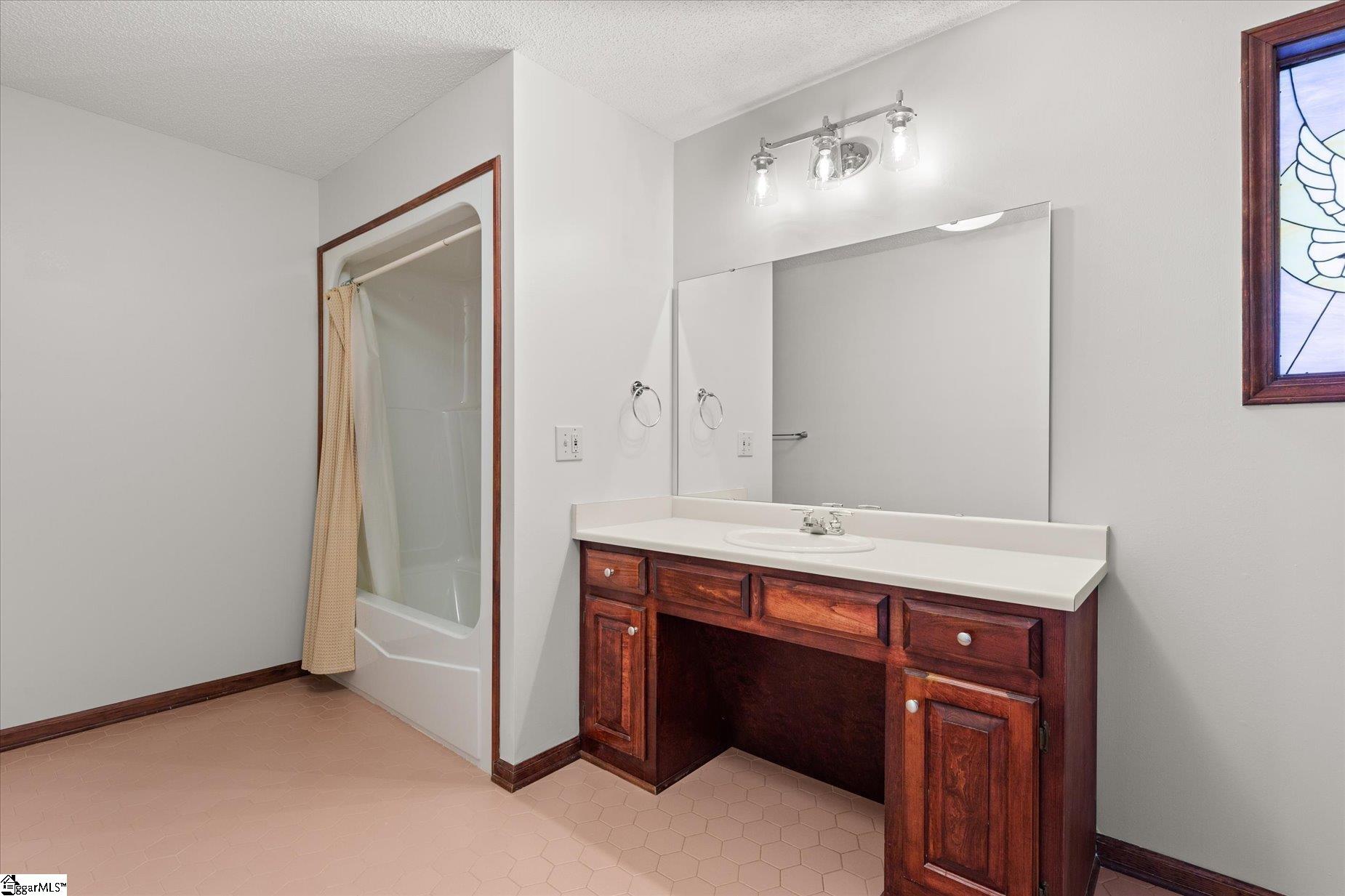 208 Yellow Poplar Court Property Photo 23