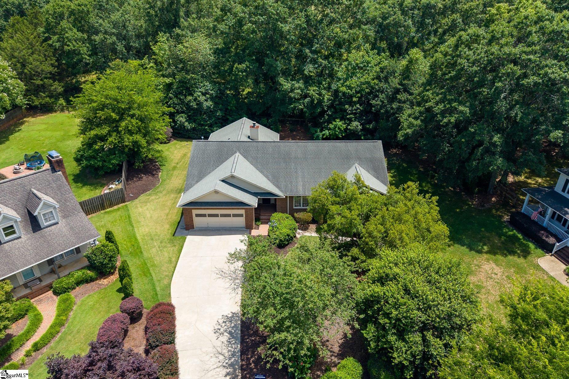 208 Yellow Poplar Court Property Photo 32