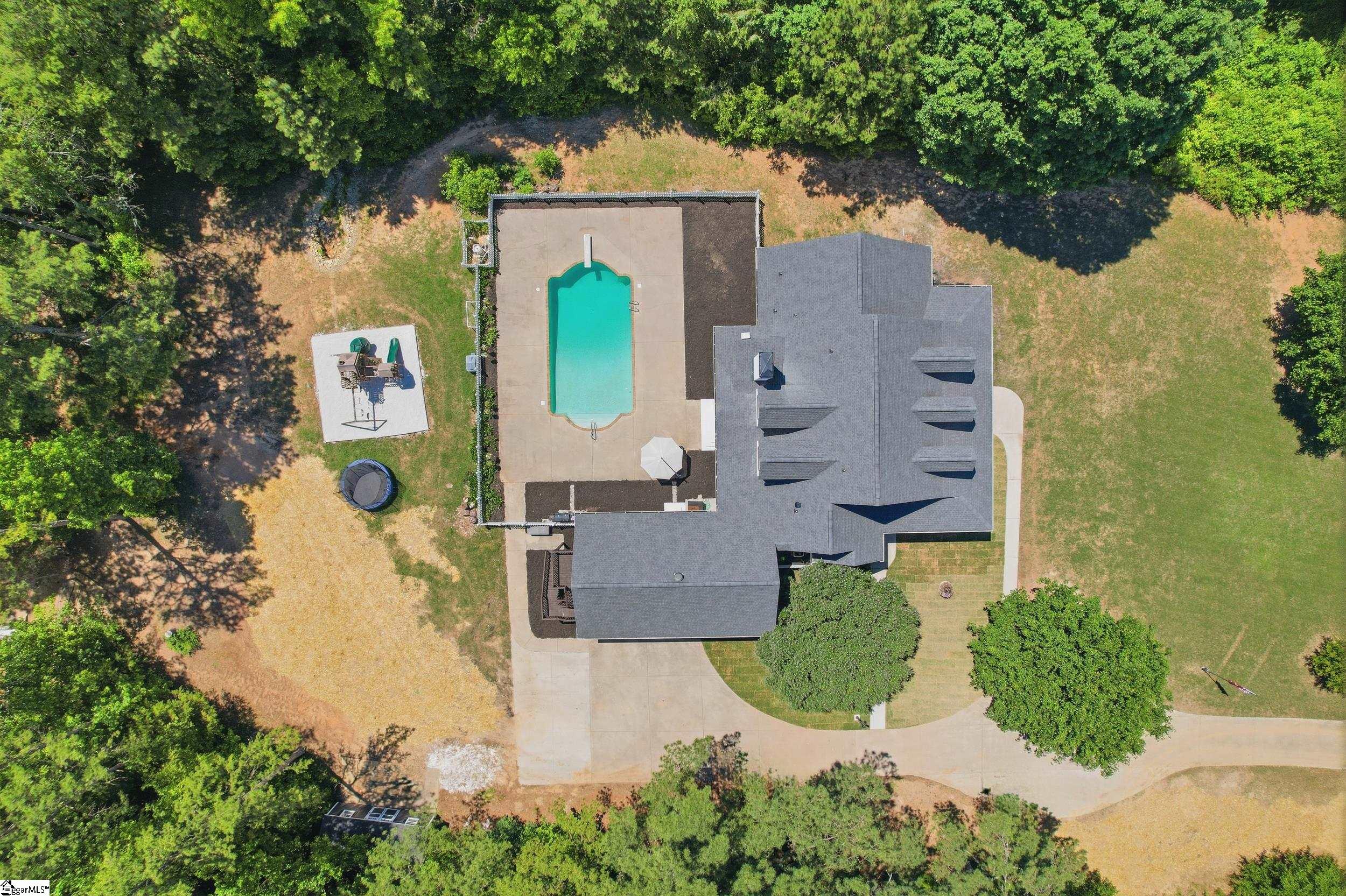 301 S Bennetts Bridge Road Property Photo 2