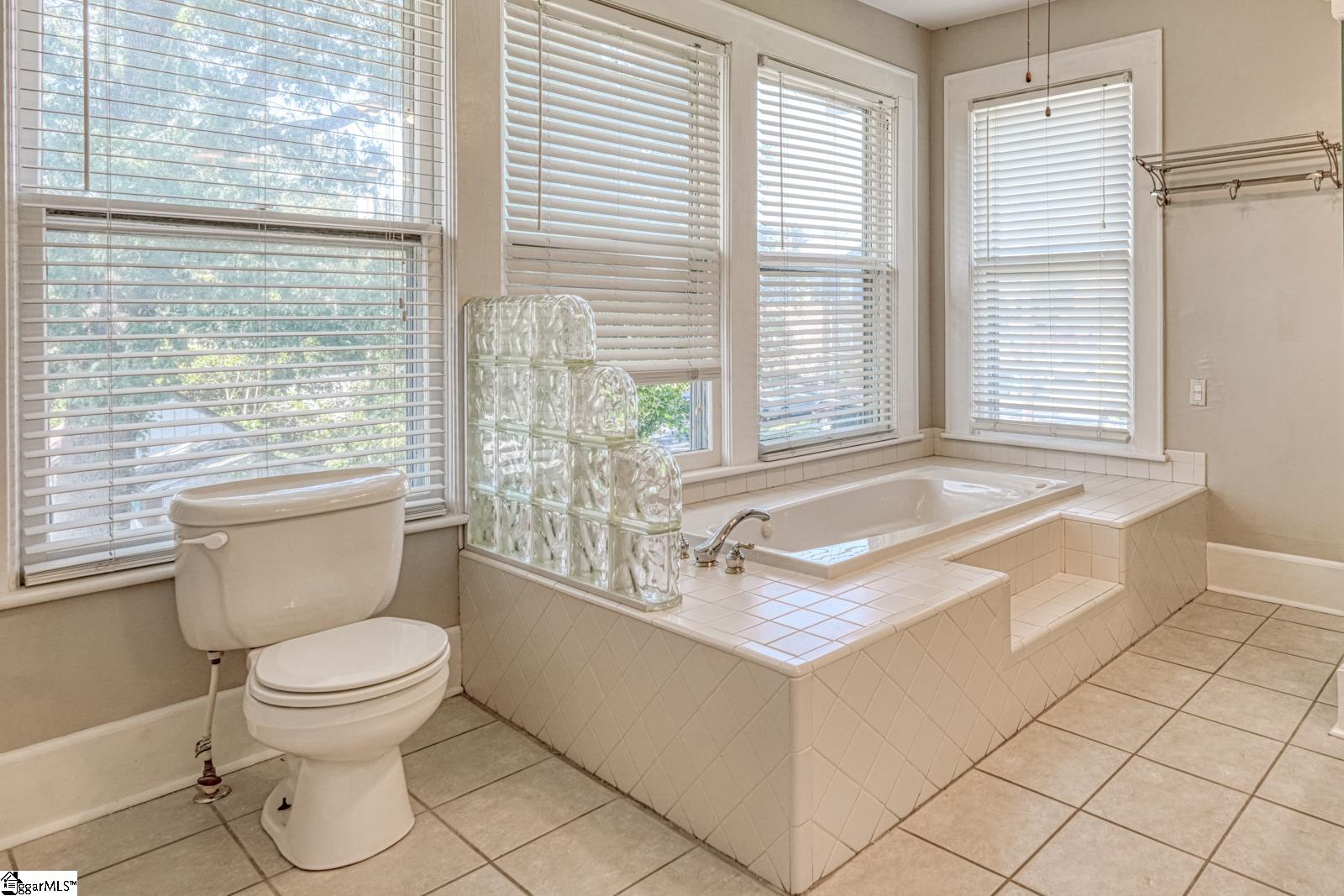 120 Connecticut Avenue Property Photo 27