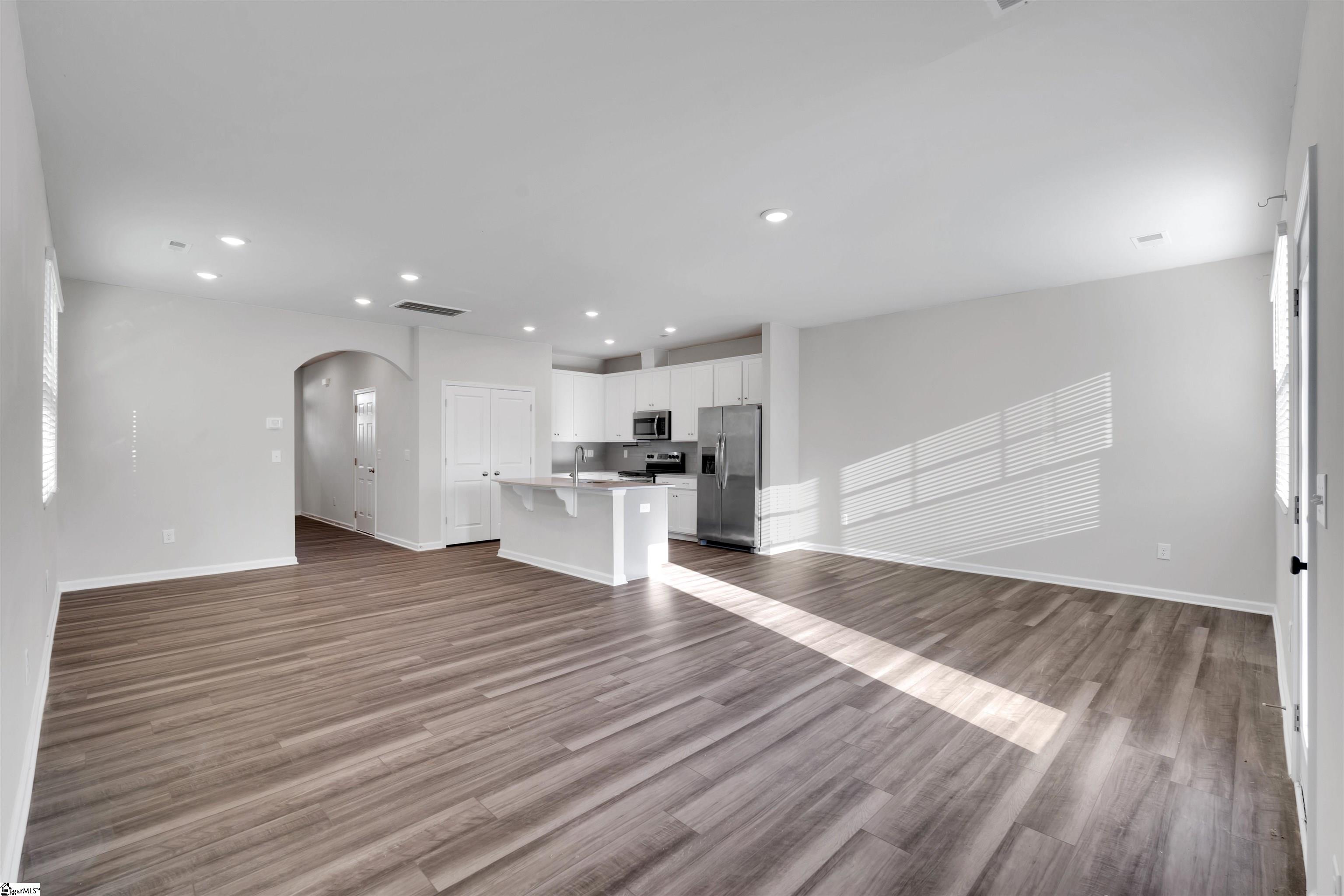 309 E Compass Way Property Photo 8