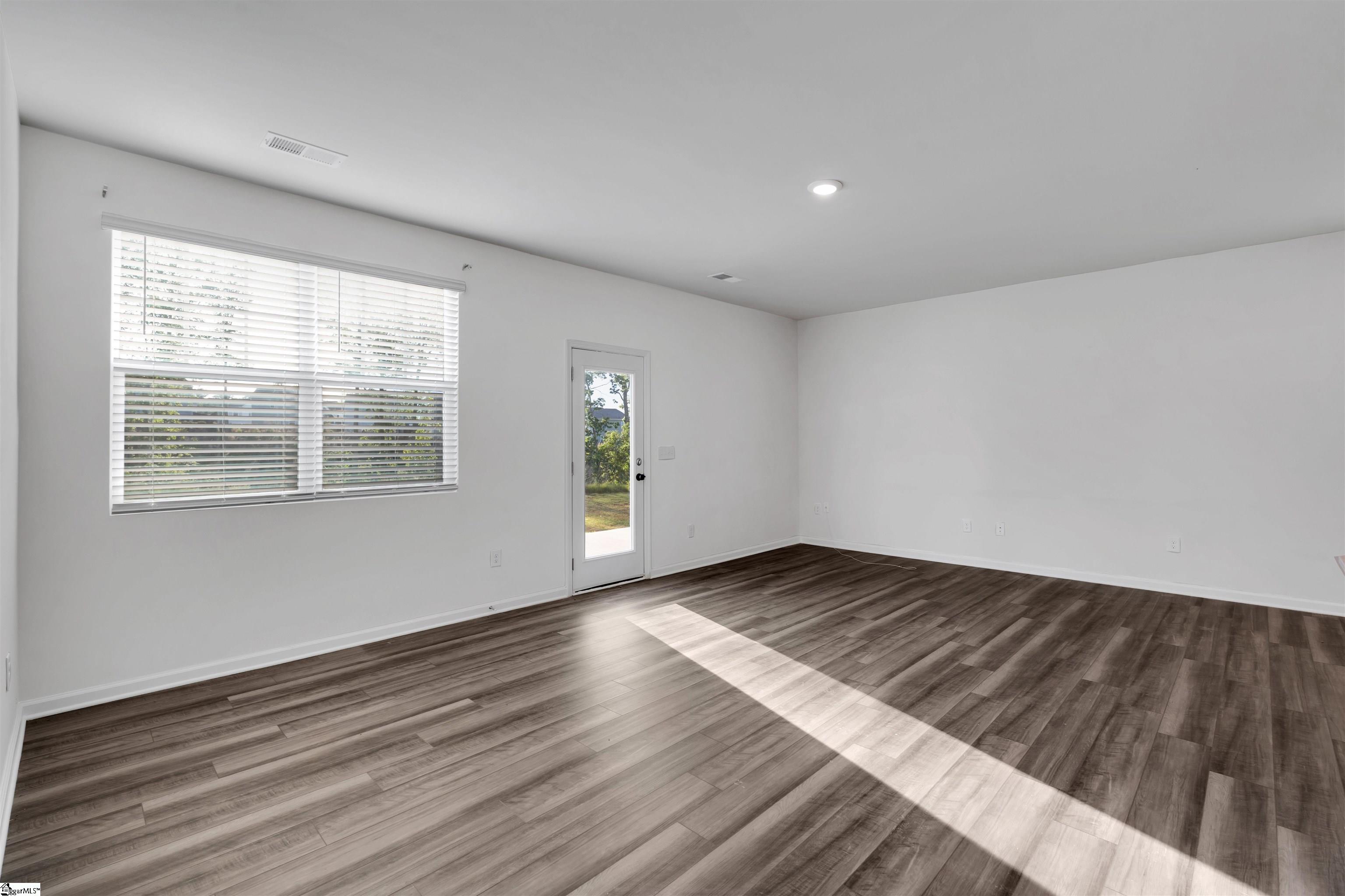 309 E Compass Way Property Photo 10