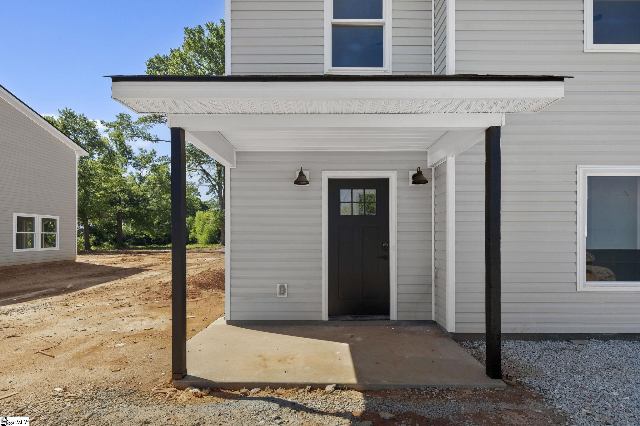 704 Laurel Street Property Photo 4