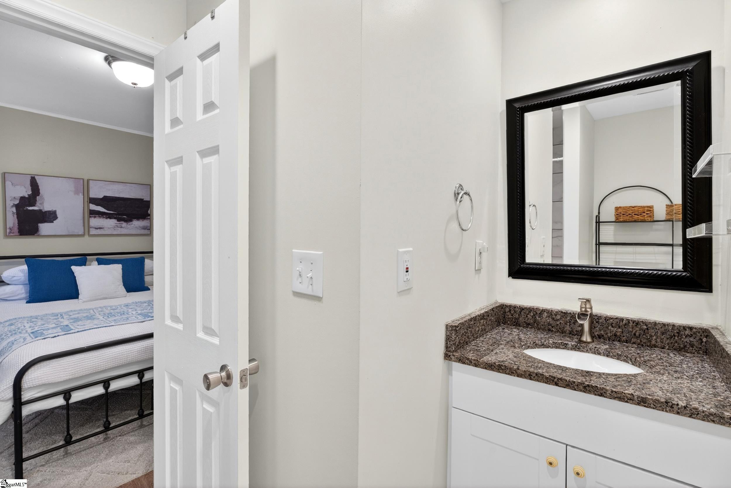 7 Burns Circle Property Photo 11