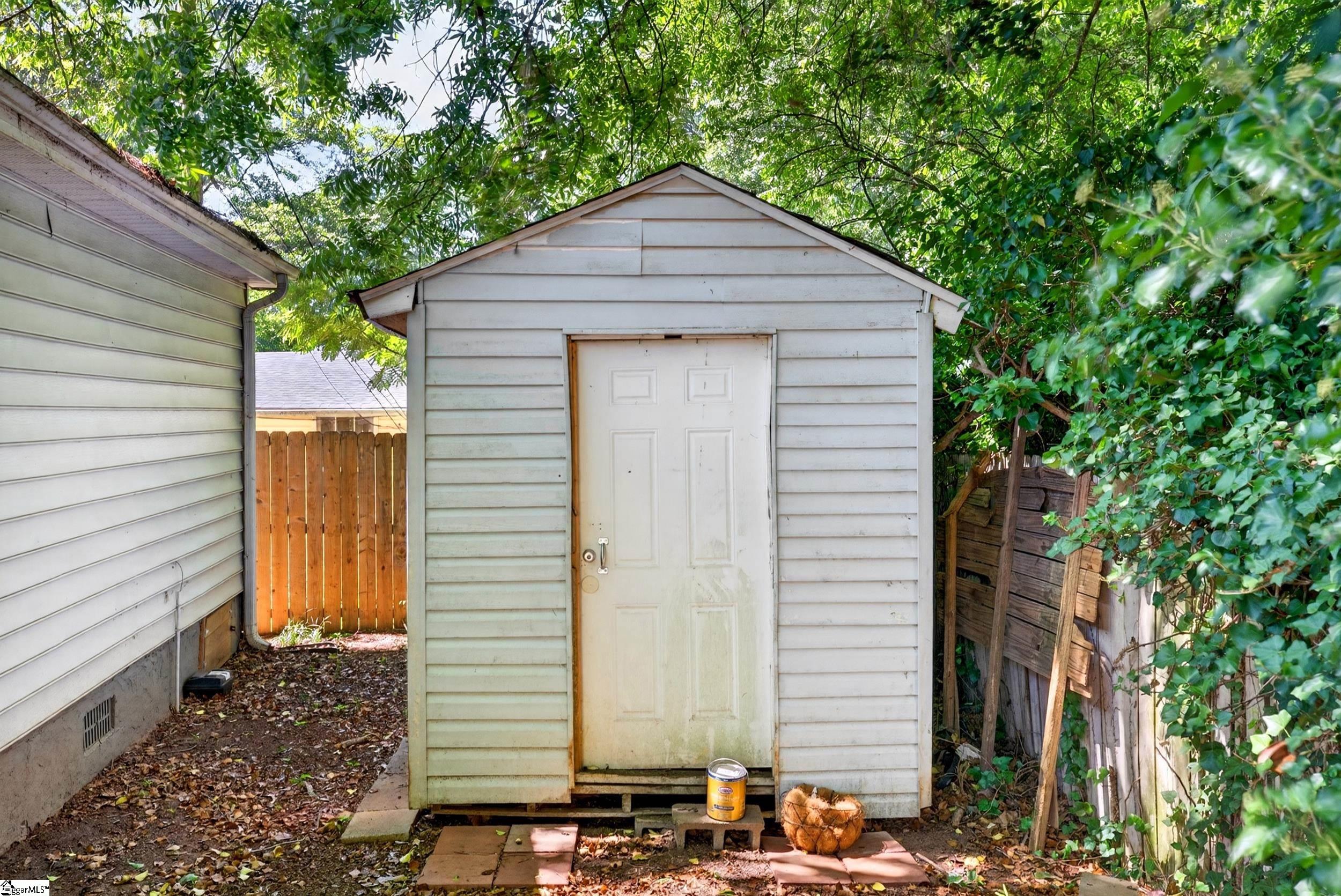 7 Burns Circle Property Photo 16