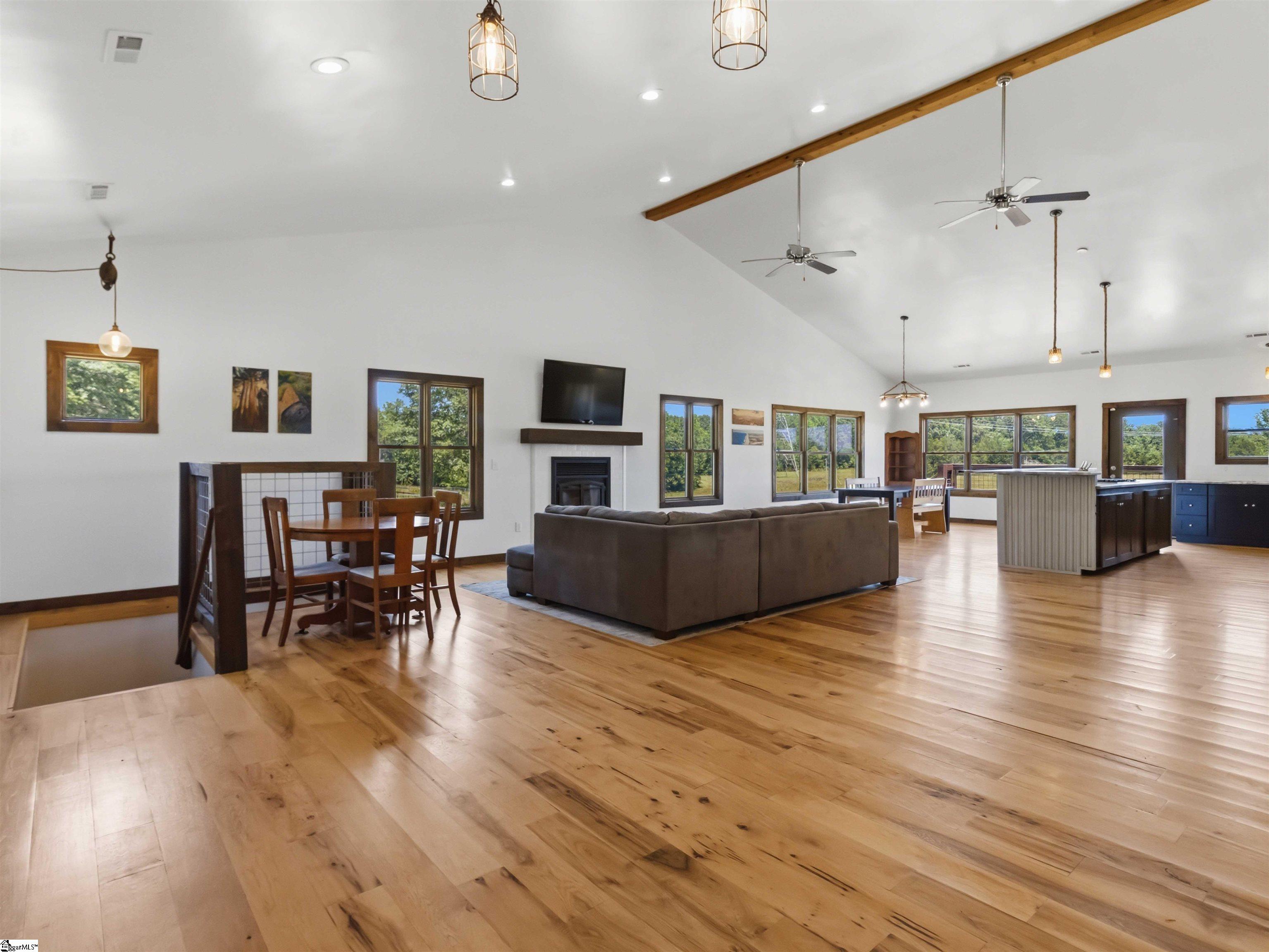 267 Christmastree Lane Property Photo 10