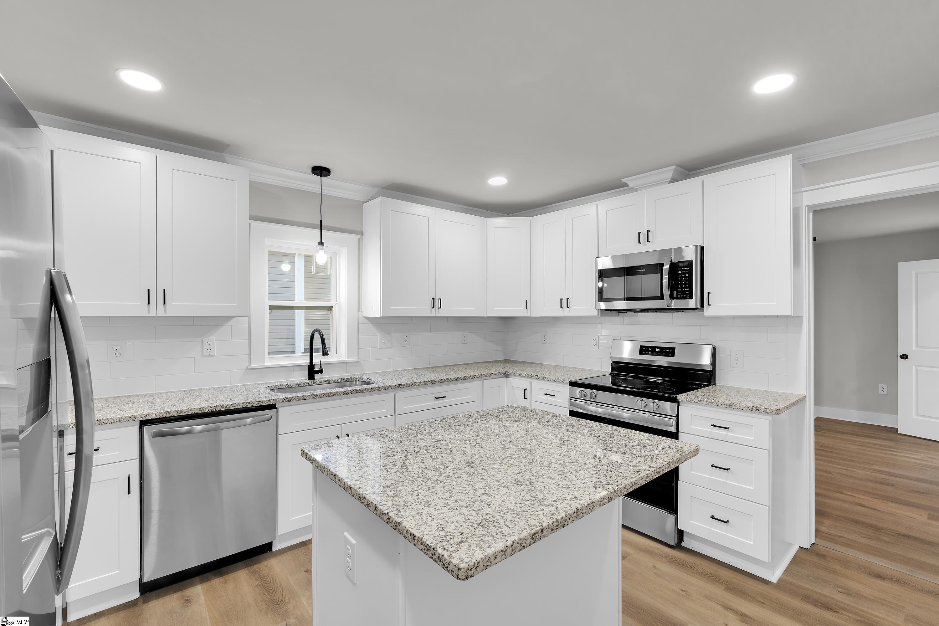 108 Mcdade Street Property Photo 6