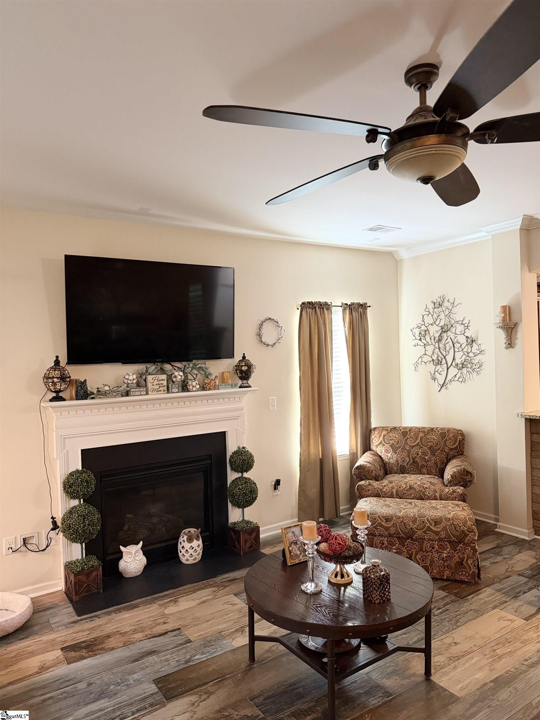 267 Castleton Circle Property Photo 5