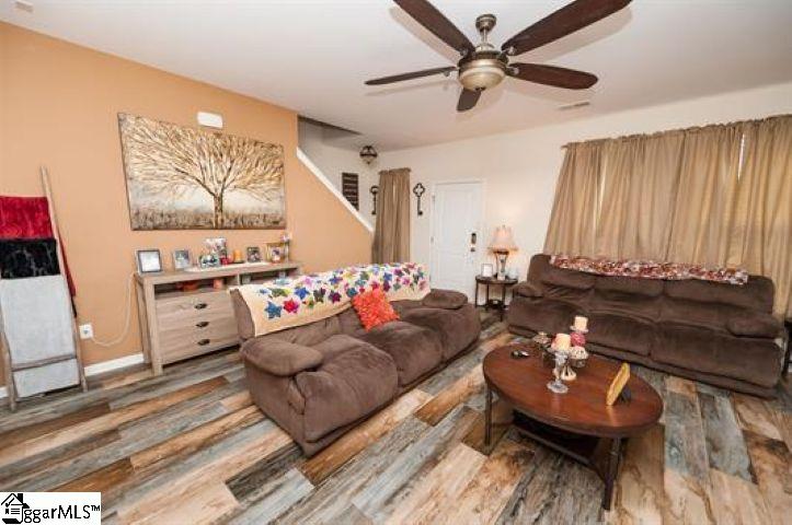267 Castleton Circle Property Photo 7