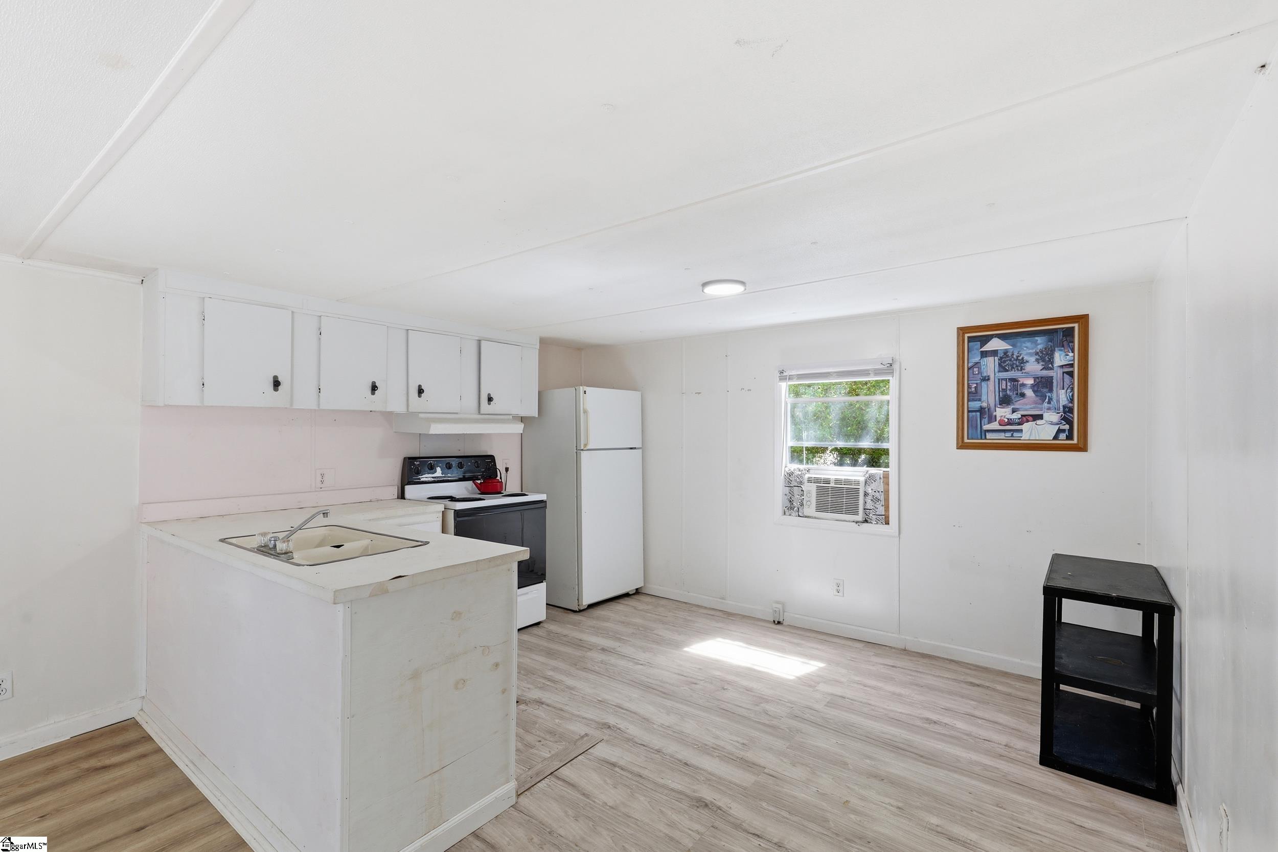 10 Ace Drive Property Photo 6