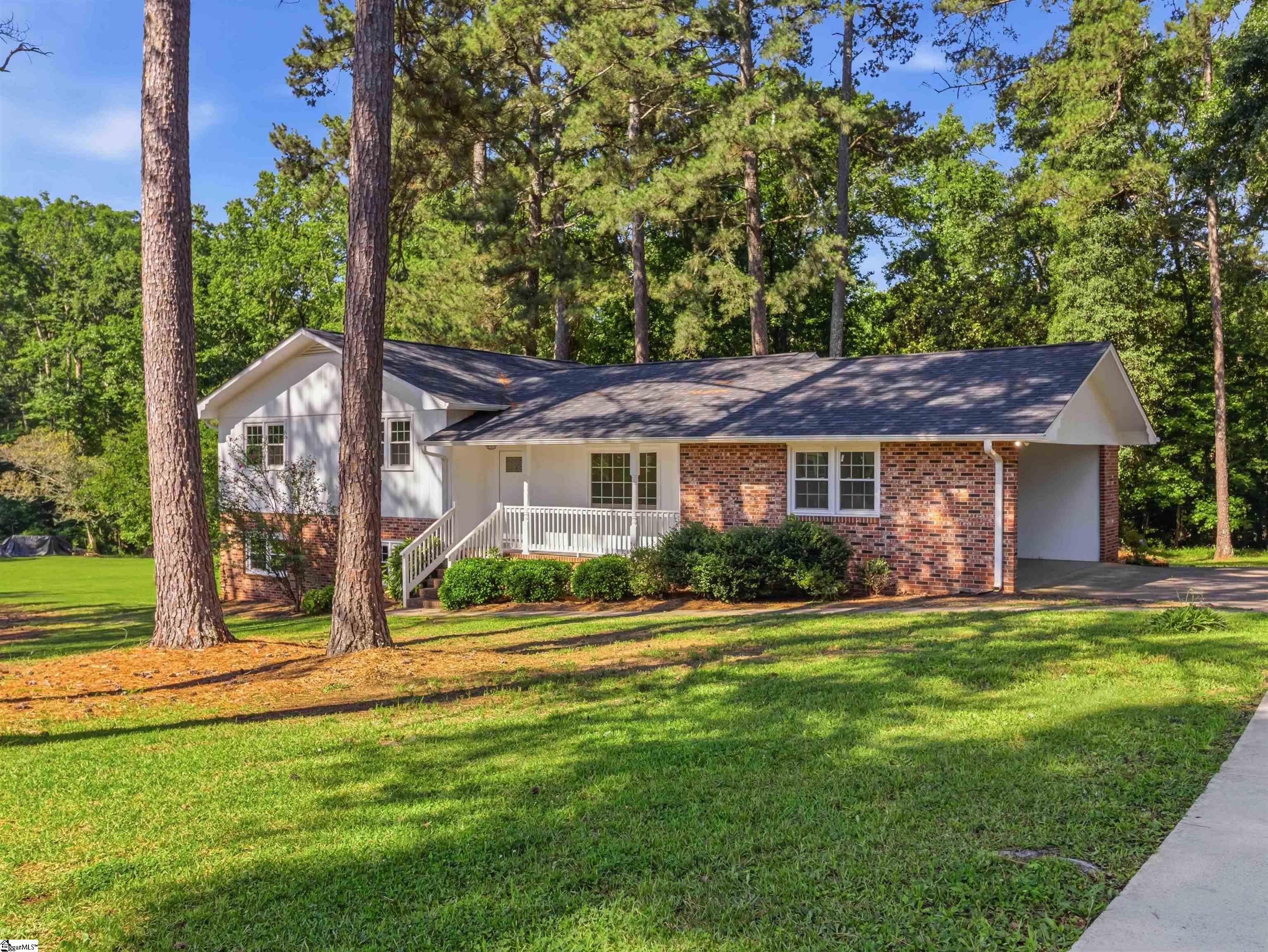 709 Loblolly Drive Property Photo 1
