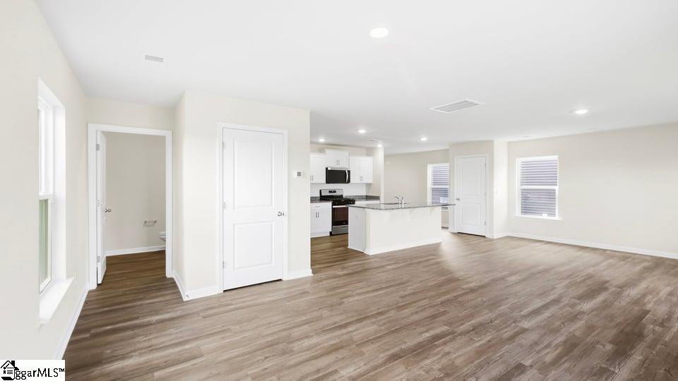 5 Archstone Way Property Photo 10