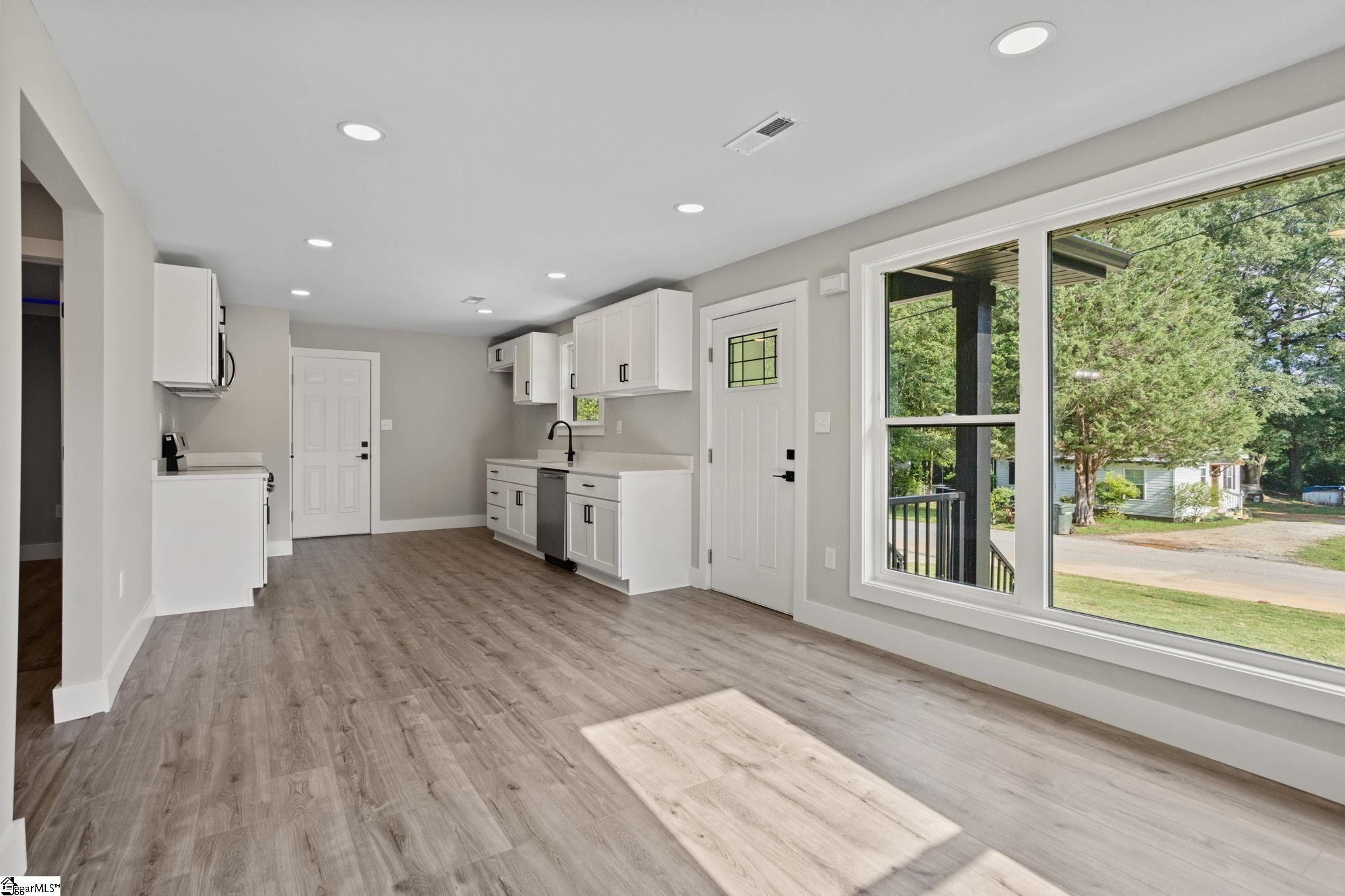115 Hammond Avenue Property Photo 4