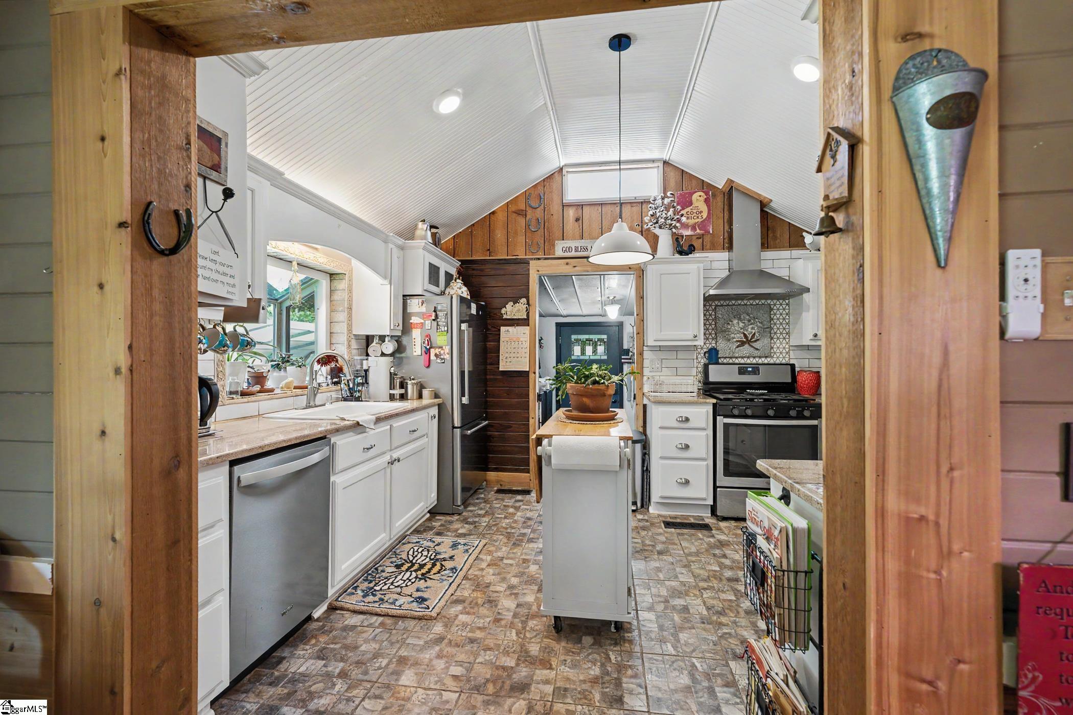 2261 Fews Chapel Road Property Photo 18