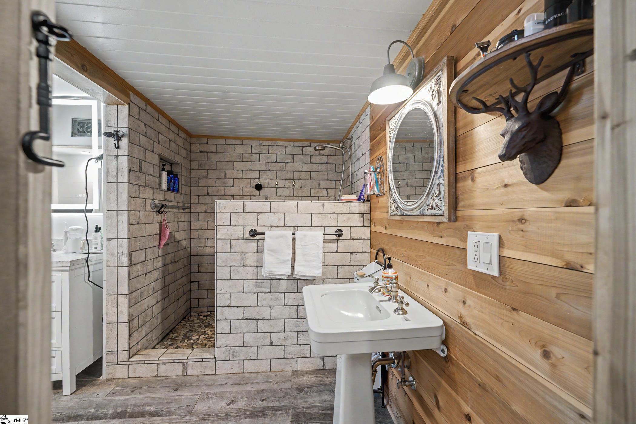 2261 Fews Chapel Road Property Photo 24
