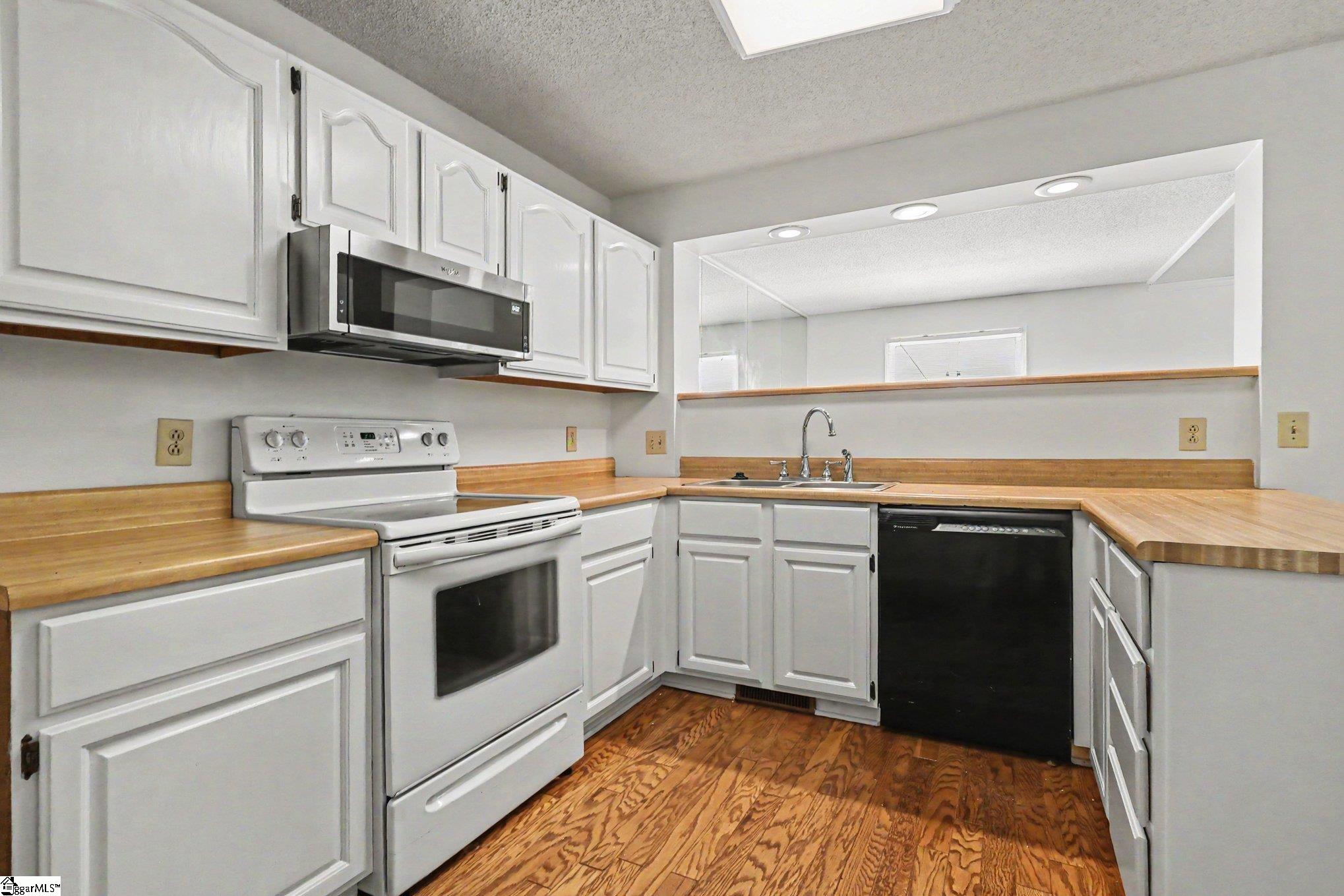 101 Fairway Oaks Lane Property Photo 6