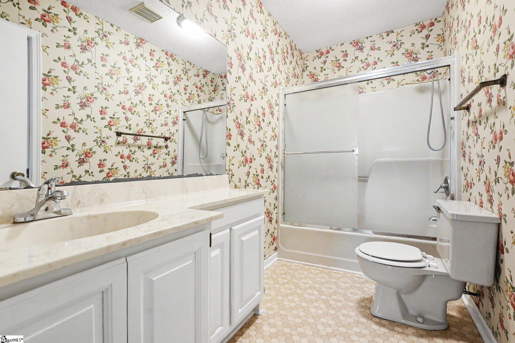 101 Fairway Oaks Lane Property Photo 12