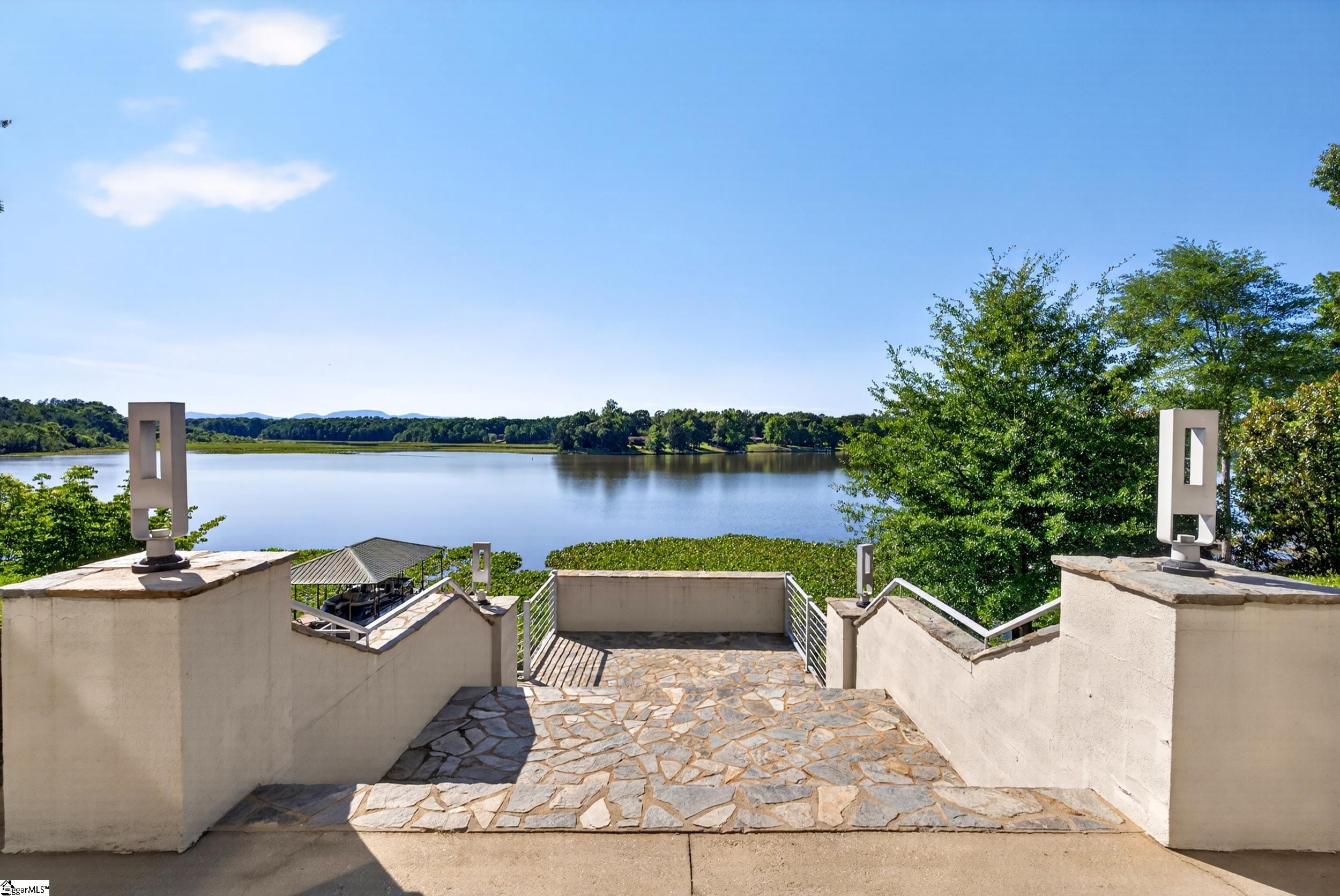 1125 Dickson Road Property Photo 5