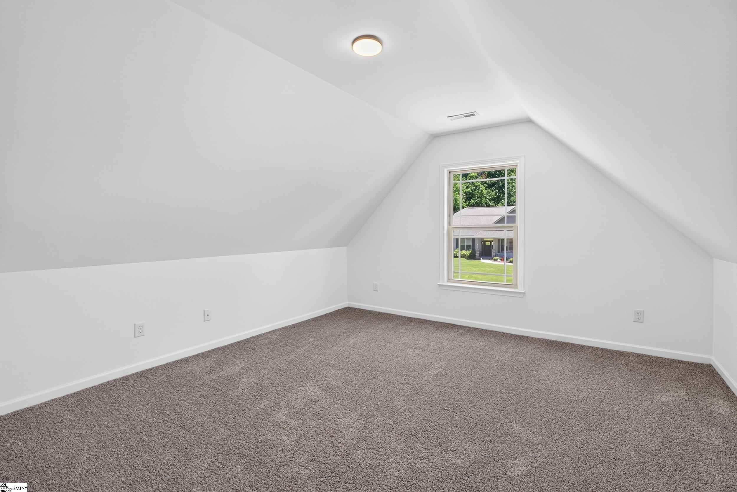 407 Oak Ridge Place Property Photo 33