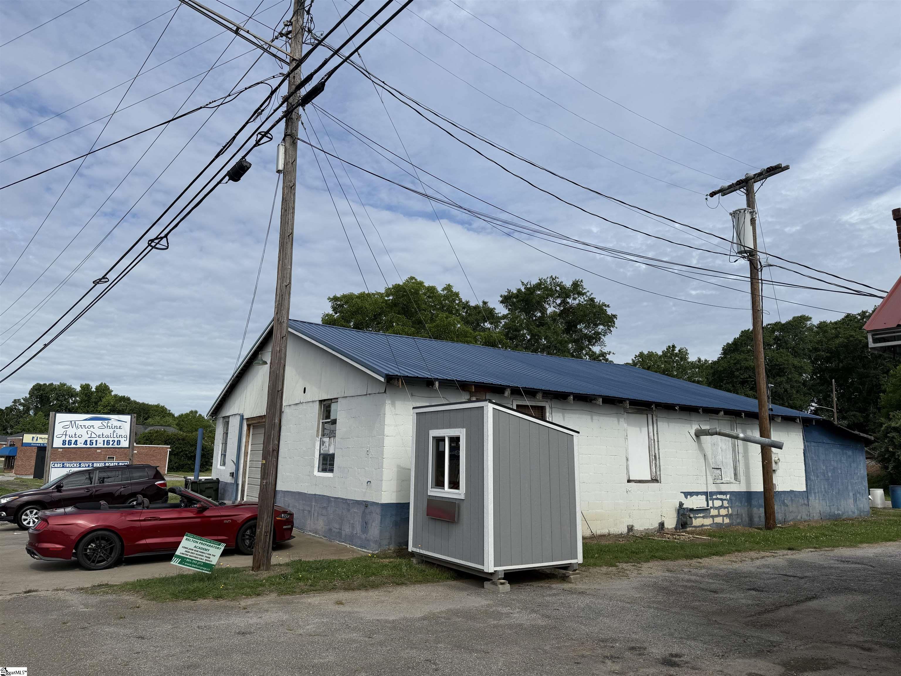 705 Anderson Street Property Photo 5