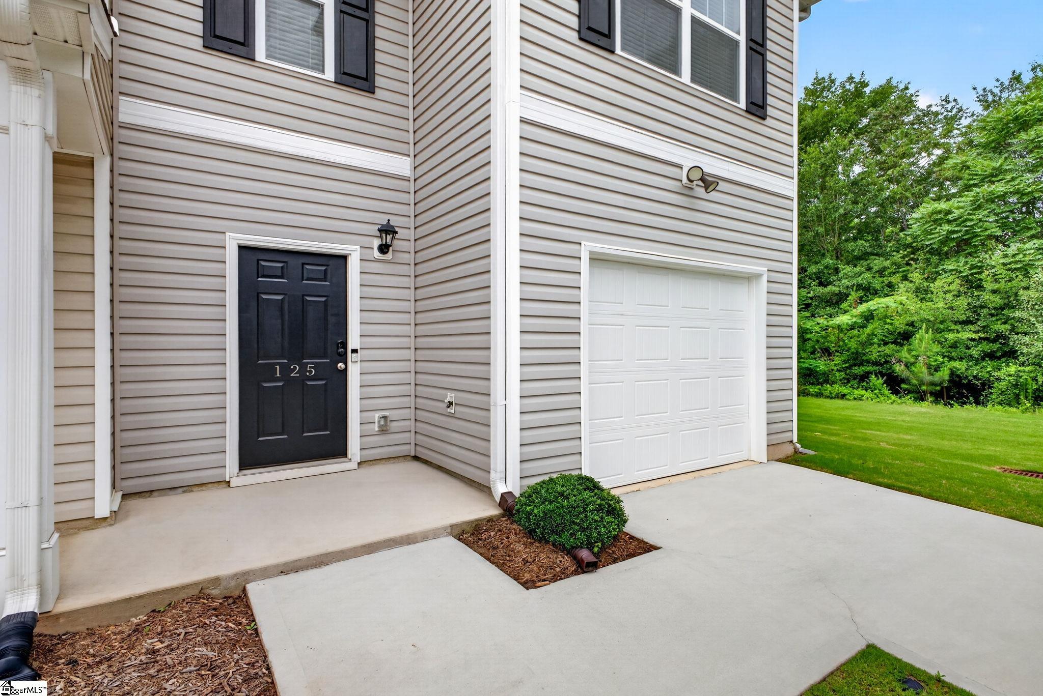 125 Southridge Court Property Photo 2