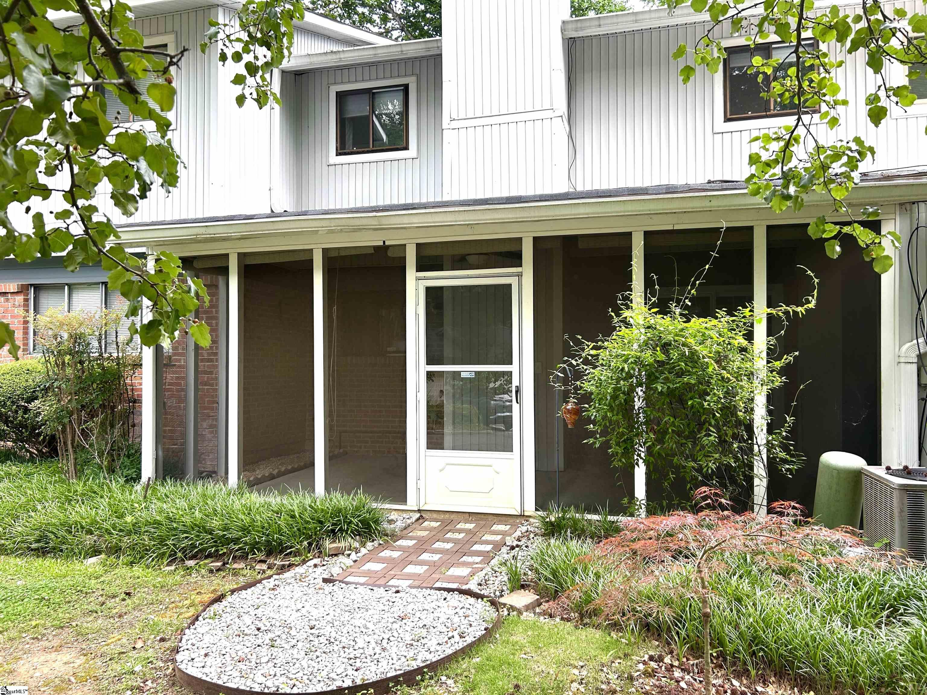 111 Briarview Circle Property Photo 2