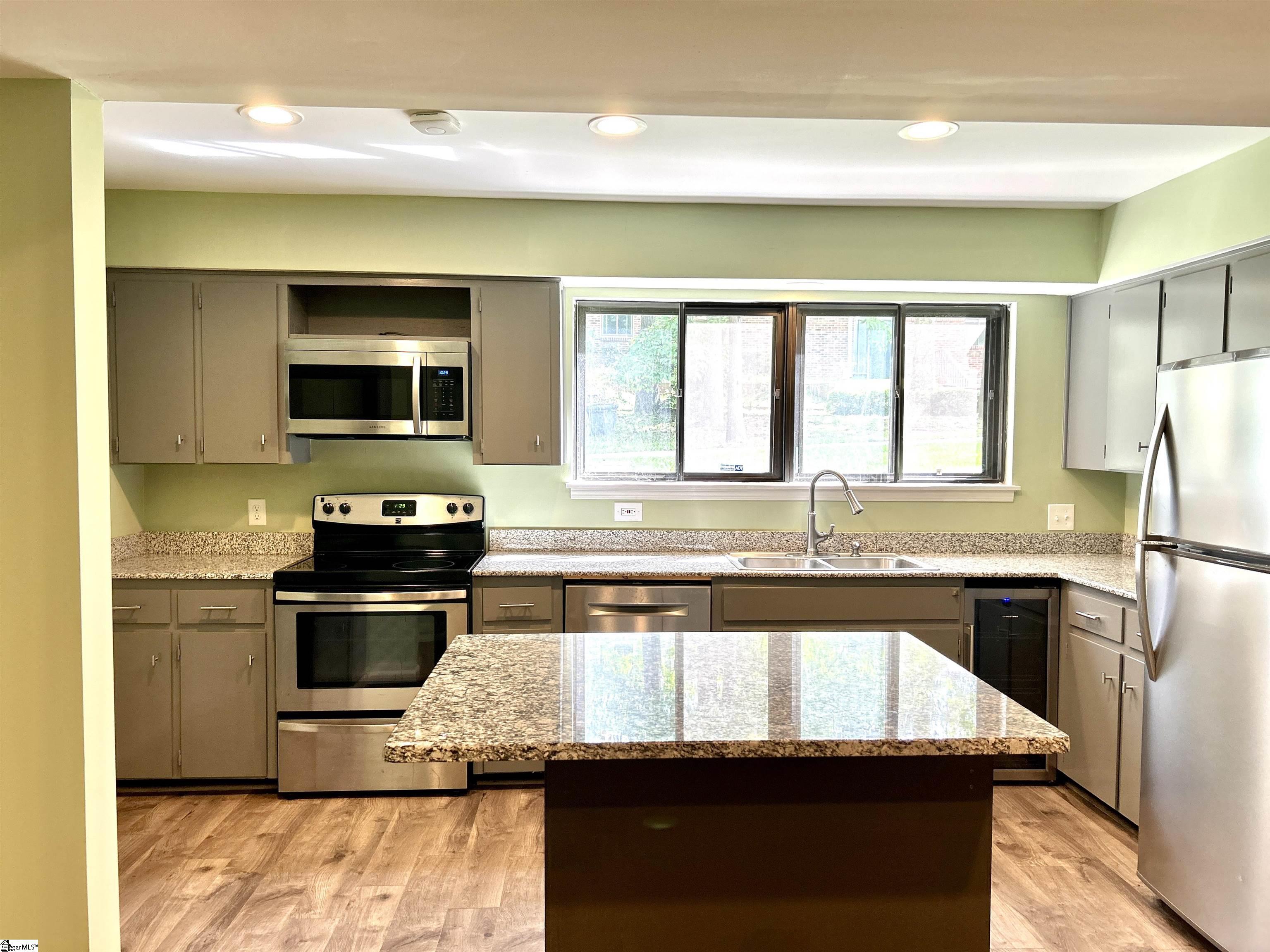 111 Briarview Circle Property Photo 8