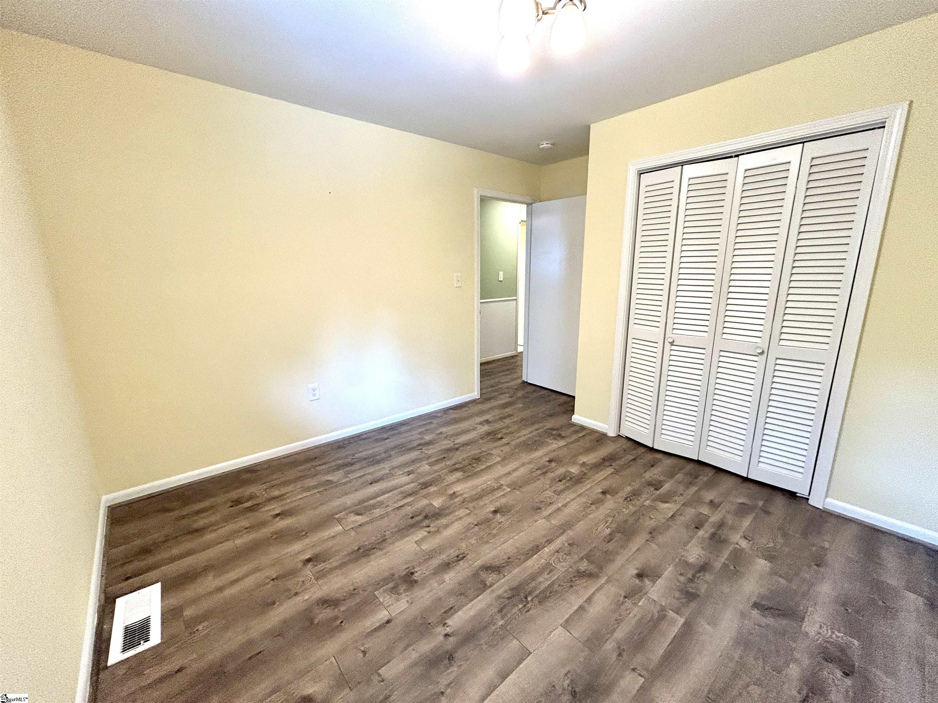 111 Briarview Circle Property Photo 33