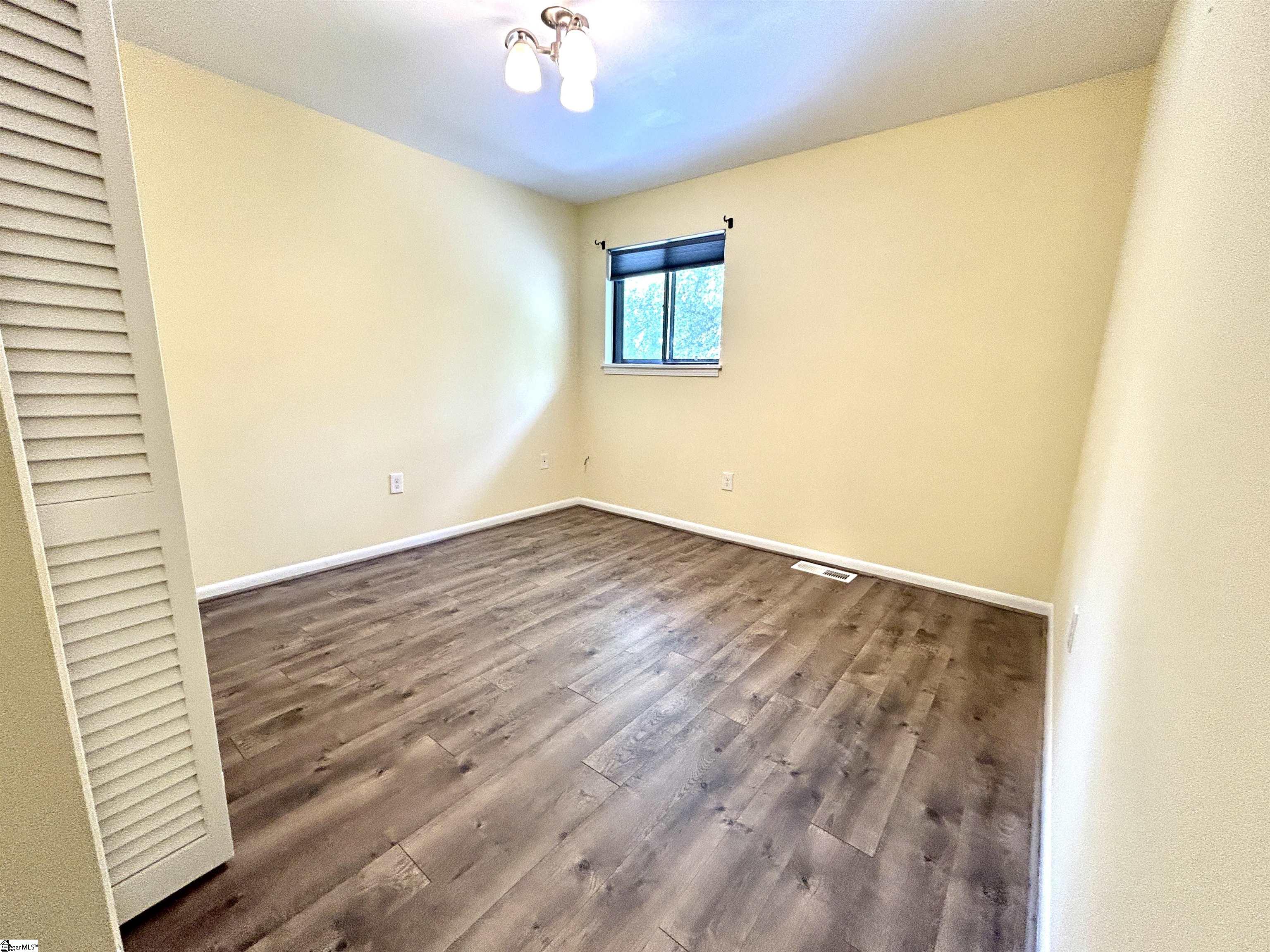 111 Briarview Circle Property Photo 34
