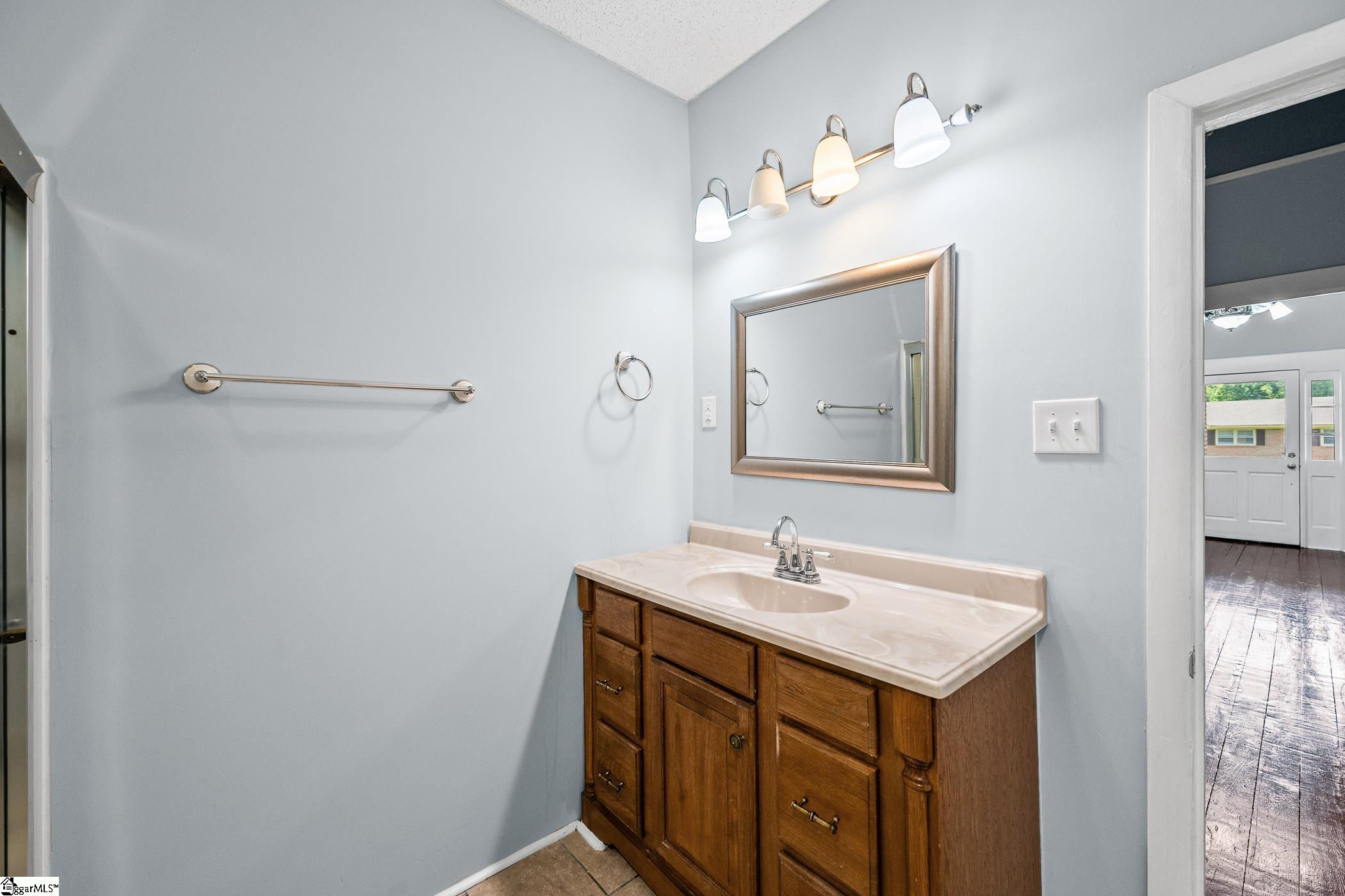 309 N Adair Street Property Photo 16