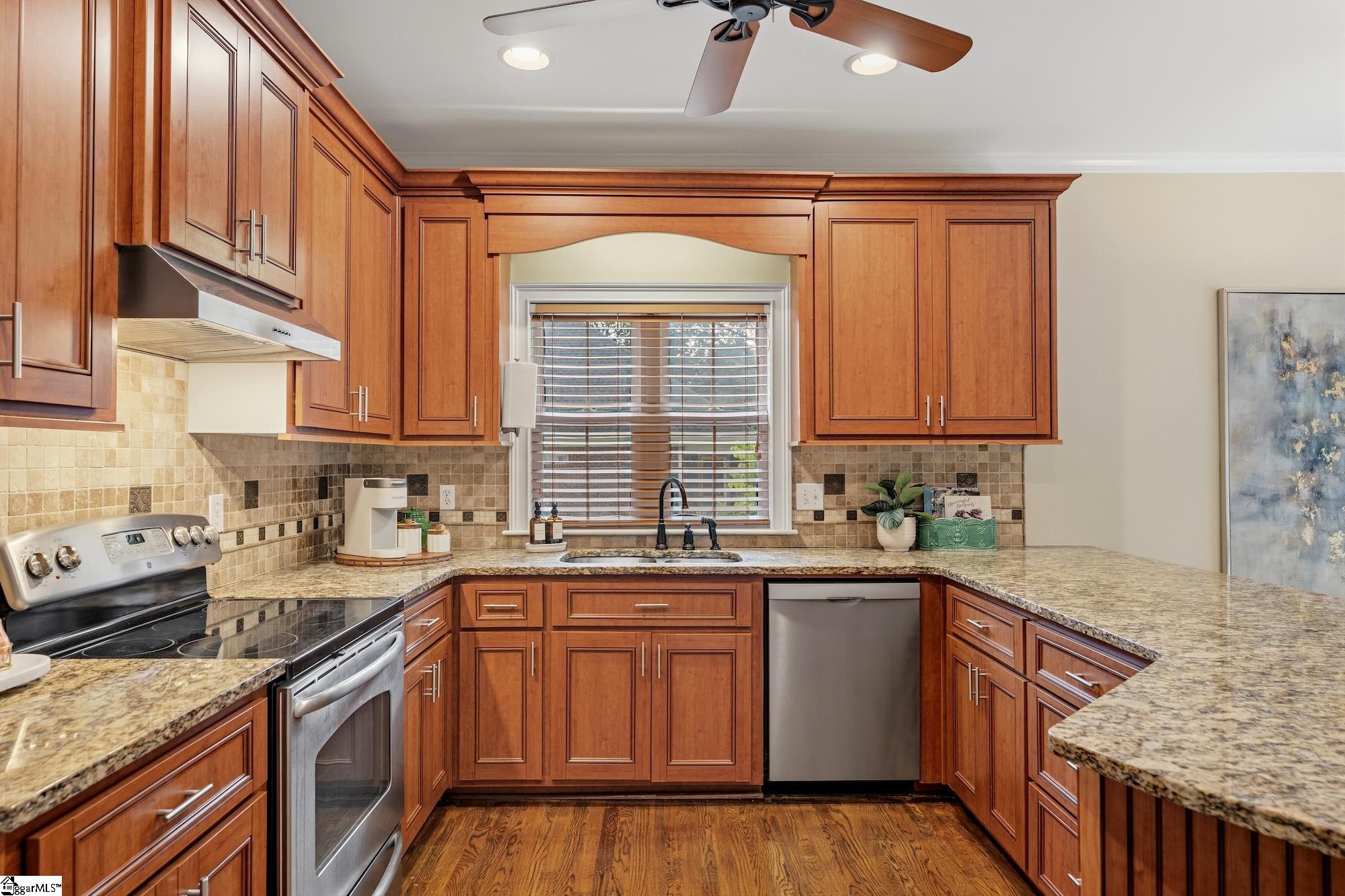 1594429 Property Photo 14