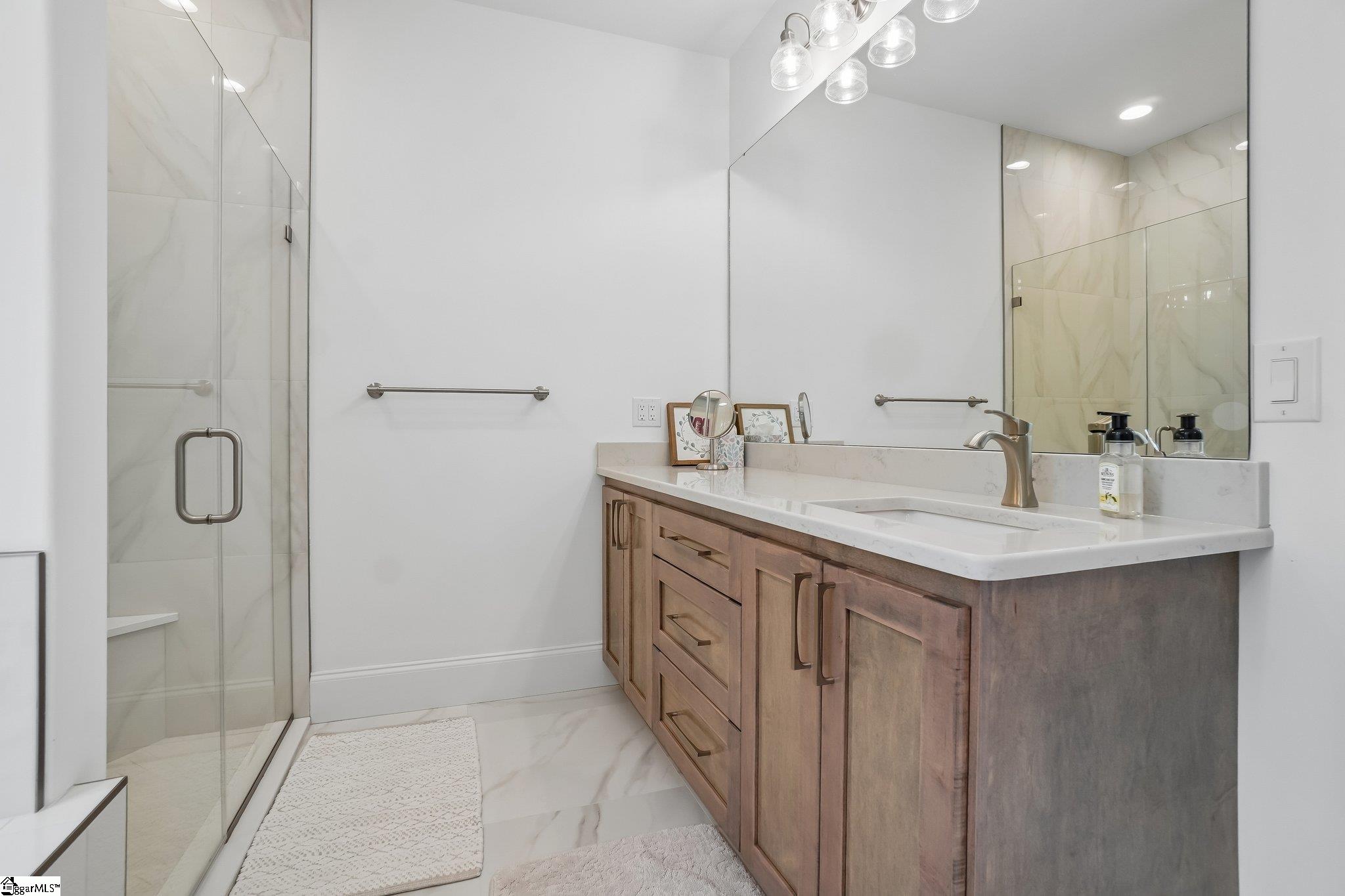 1594494 Property Photo 17