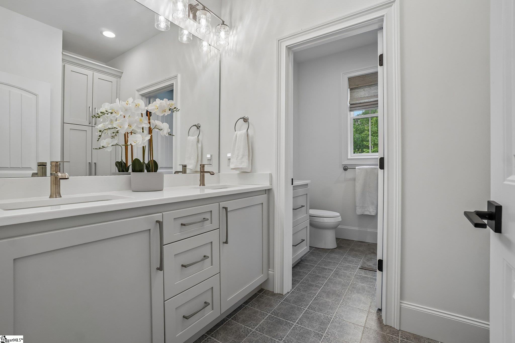 1594494 Property Photo 35
