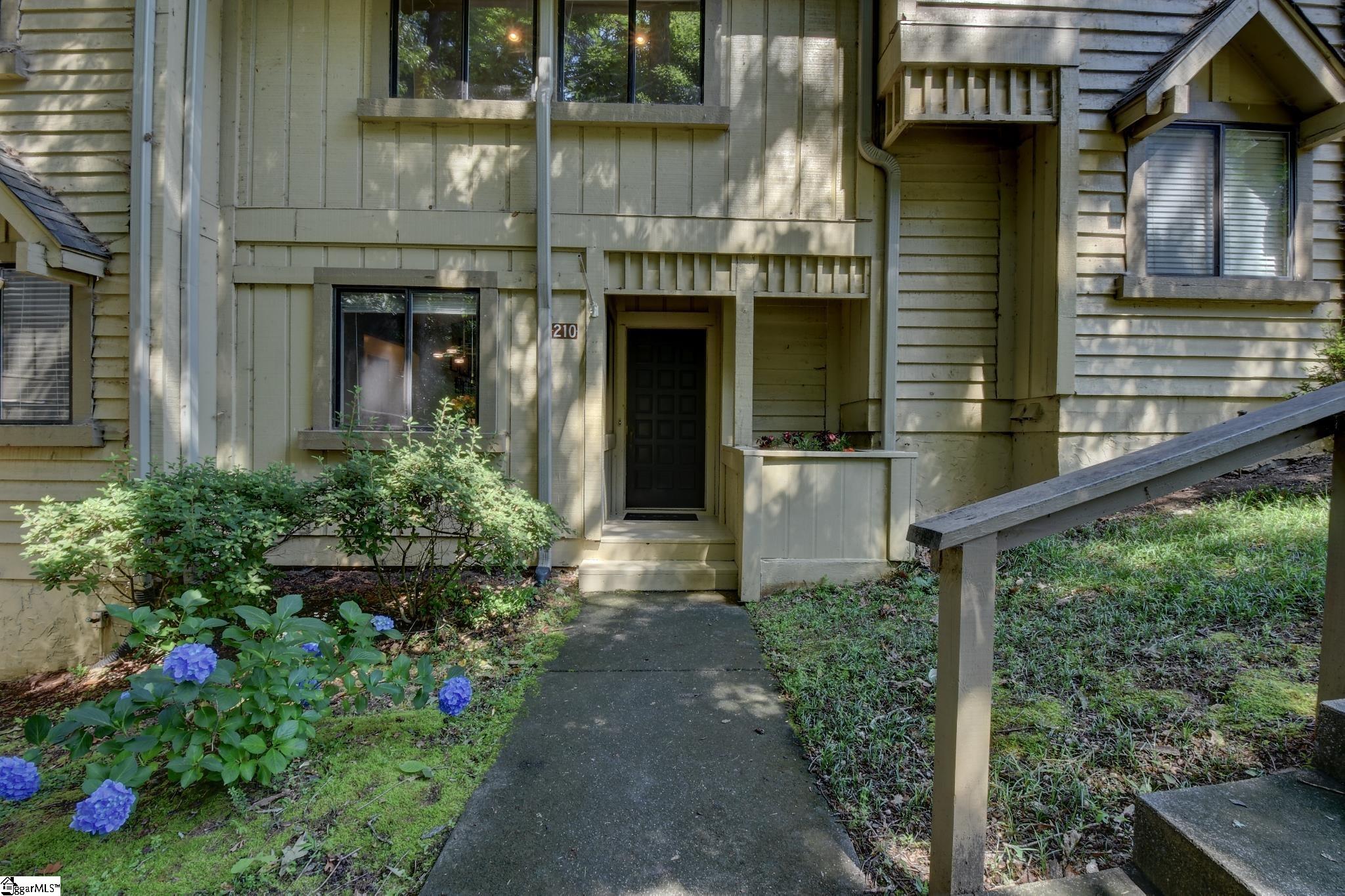 210 Harbor Cove Drive Property Photo 2