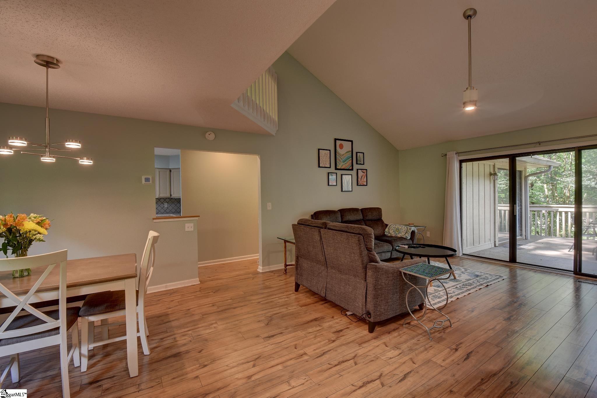 210 Harbor Cove Drive Property Photo 5