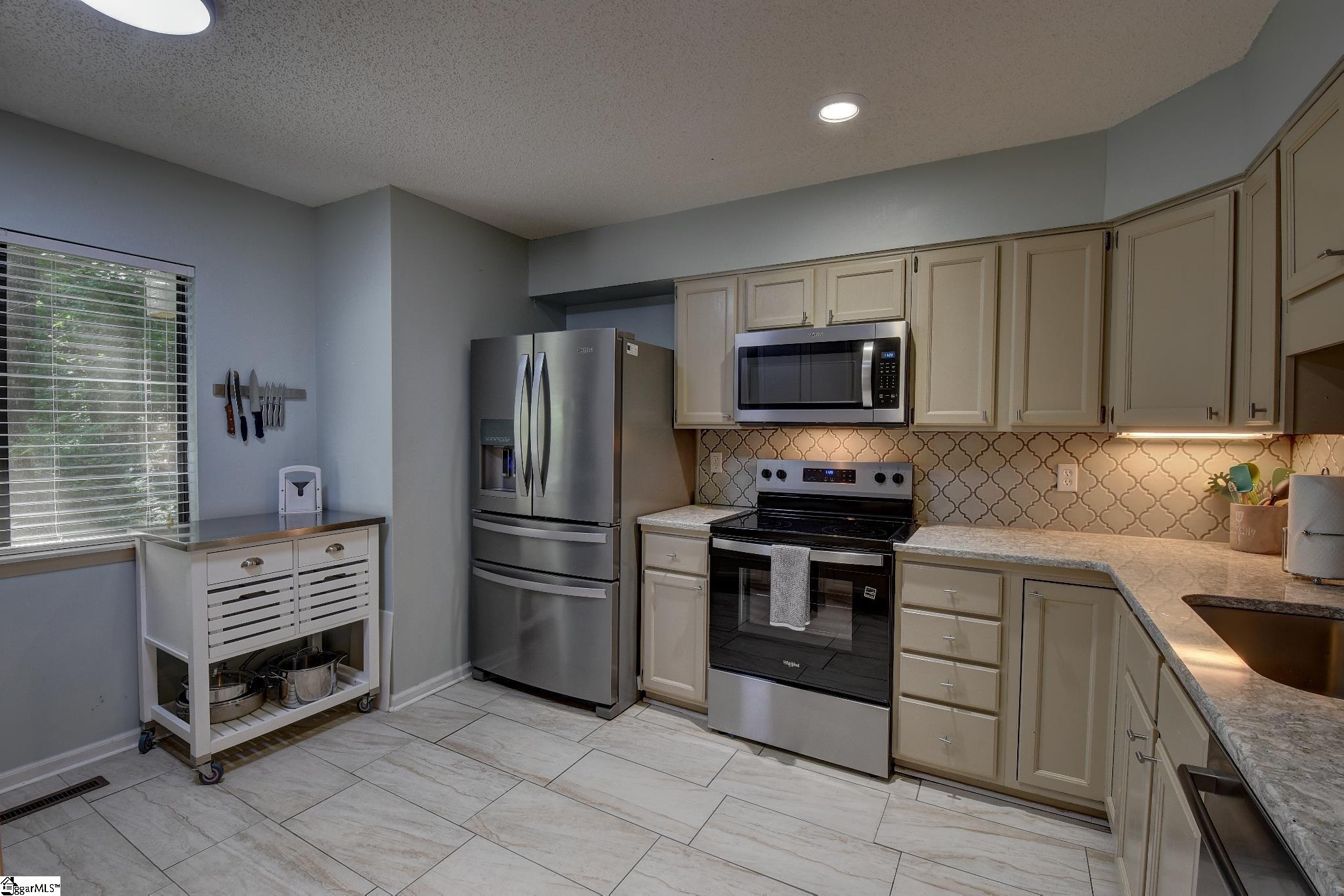 210 Harbor Cove Drive Property Photo 10
